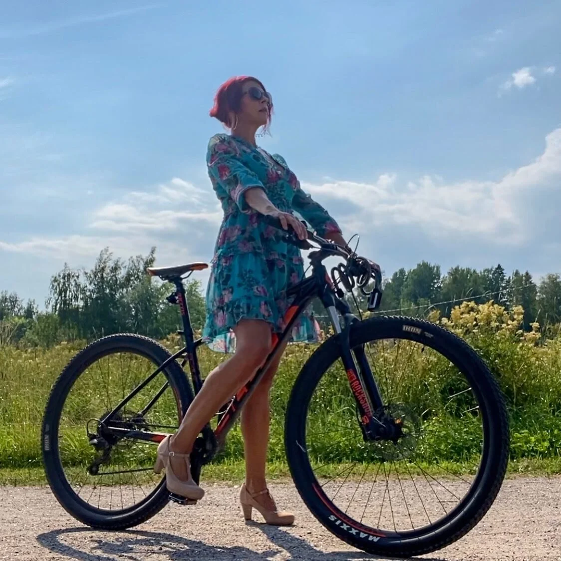 Levellin&rsquo; up my bikegames 😇 

Ei vaineskaan. Ihana kes&auml;ilta k&auml;yntiin Niinan ylpp&auml;reist&auml;. 🦋 #kes&auml; #el&auml;m&auml; #el&auml;m&auml;nkes&auml; #mylife #myclients #mytribe❤ #ihahesois