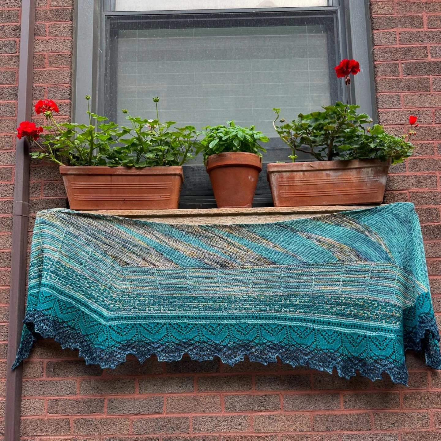 I love @sarahbearcrafts.⁣
⁣
I think they&rsquo;re the reason I knit as much as I do. I&rsquo;ve been knitting since I was seven and my mom taught me, but it was always something for my free time. When I moved to Chicago, I met Sarah in a chorus and t