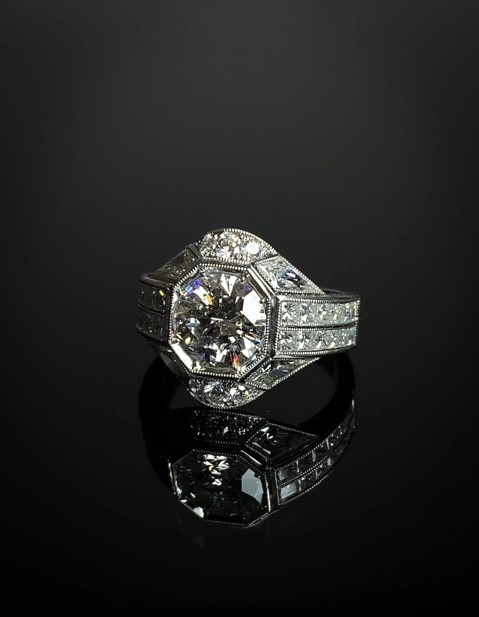 One of Rectoβs favourite commissions to set with round brilliant and kite diamonds.