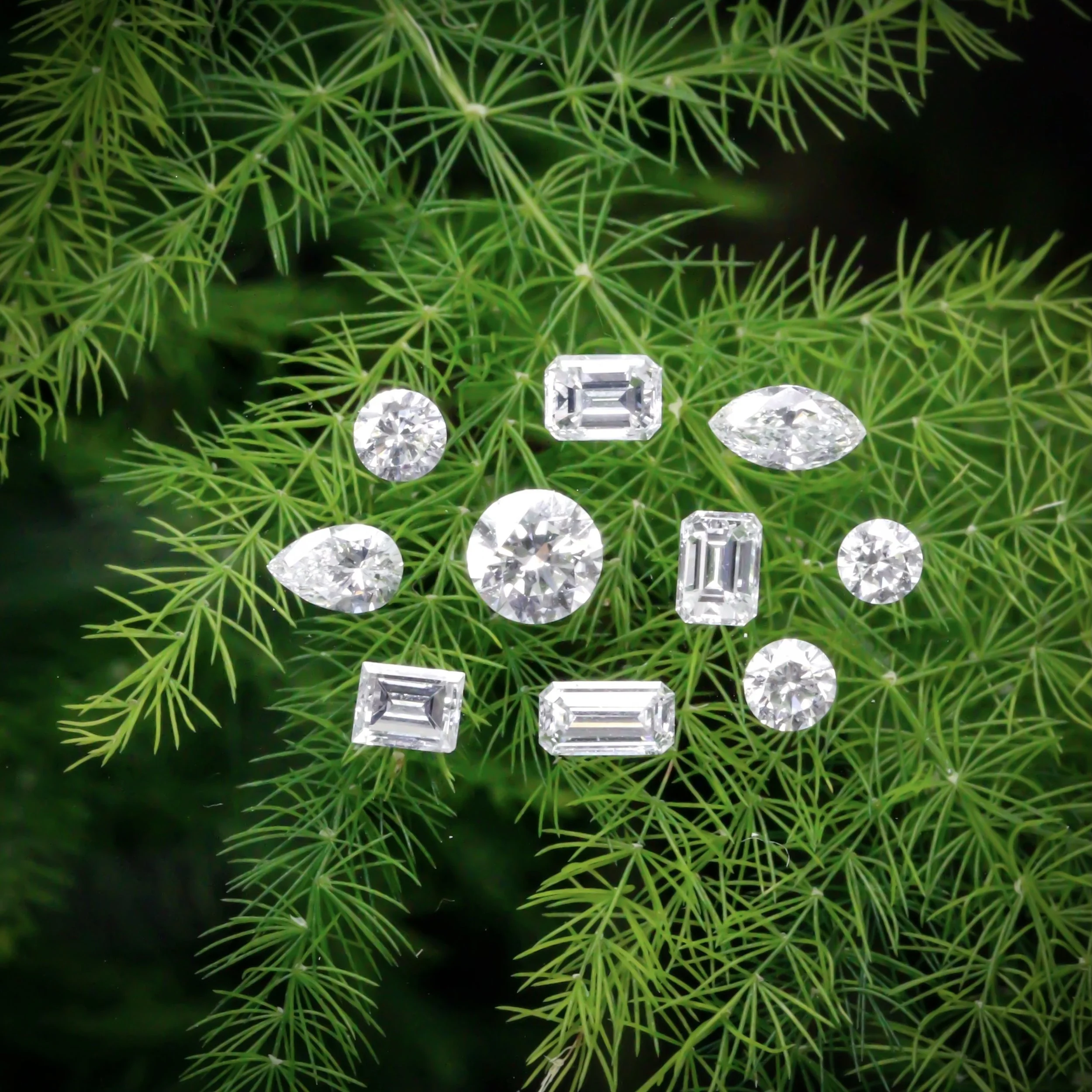 Round, Emerald cut,Baguette cut, Pear cut, and Marquise cut diamond selection. 1.55ct