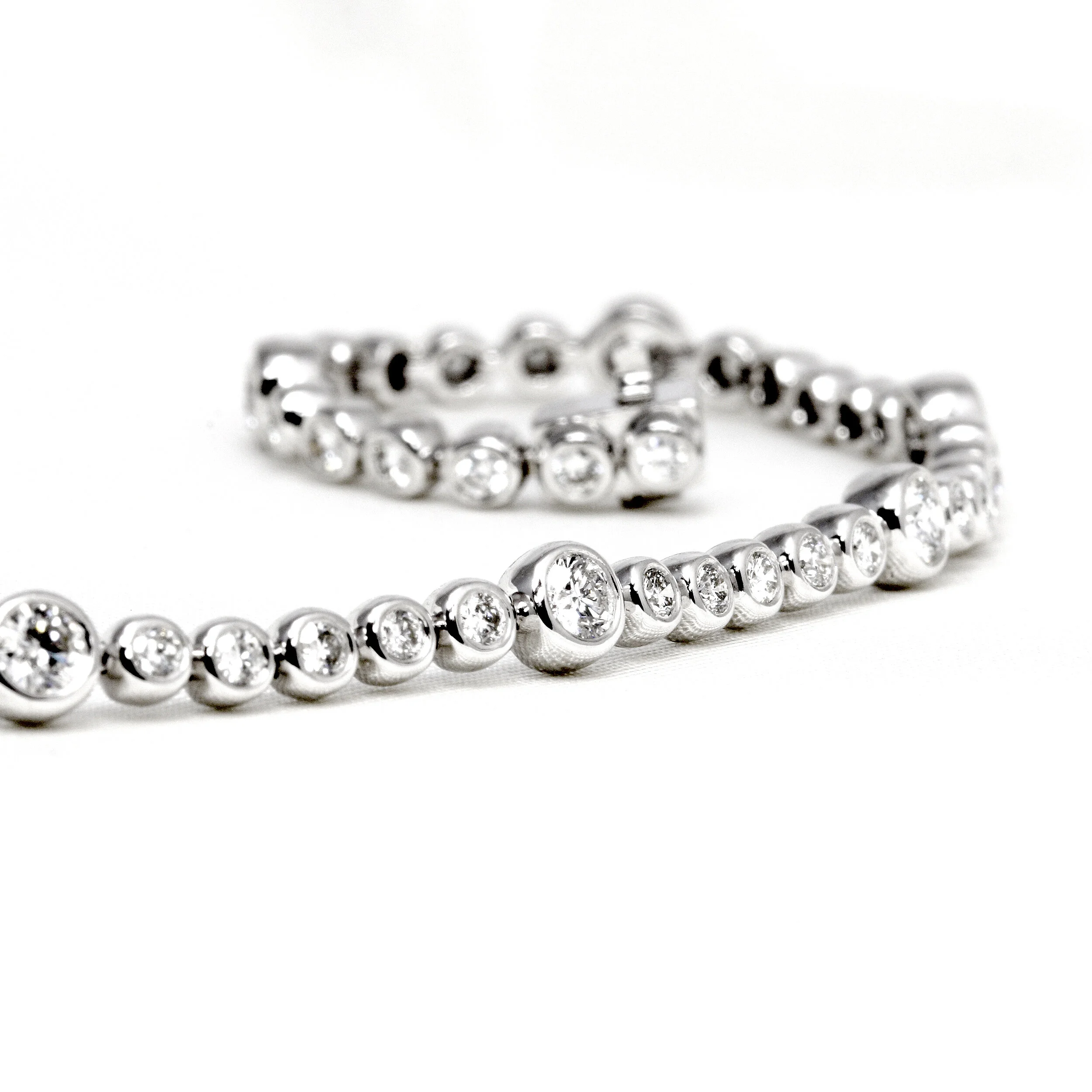  Diamond Line Bracelet in 18 ct White Gold  
