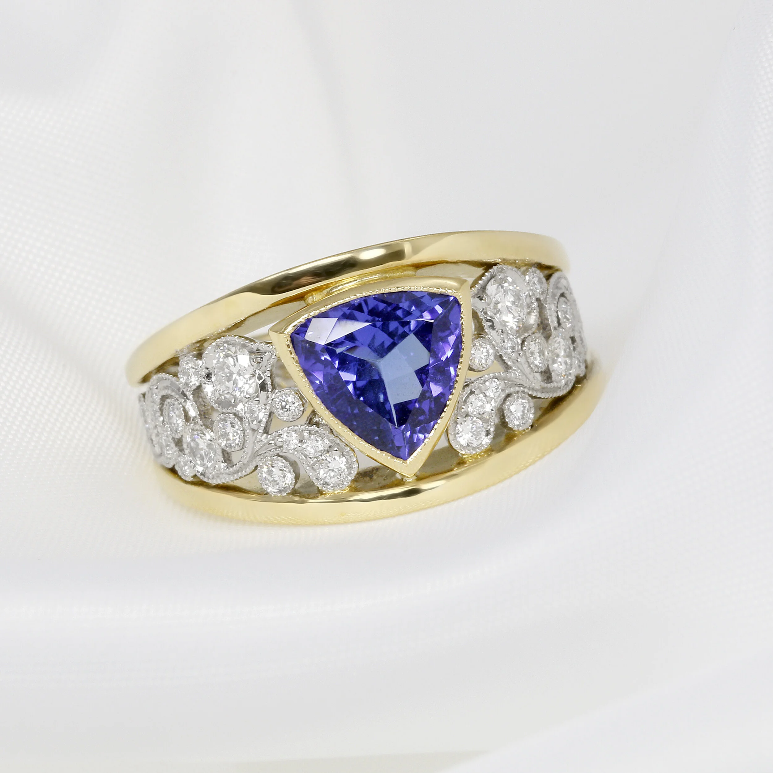  Trilliant Cut Tanzanite & Diamond Ring £3,500.00 