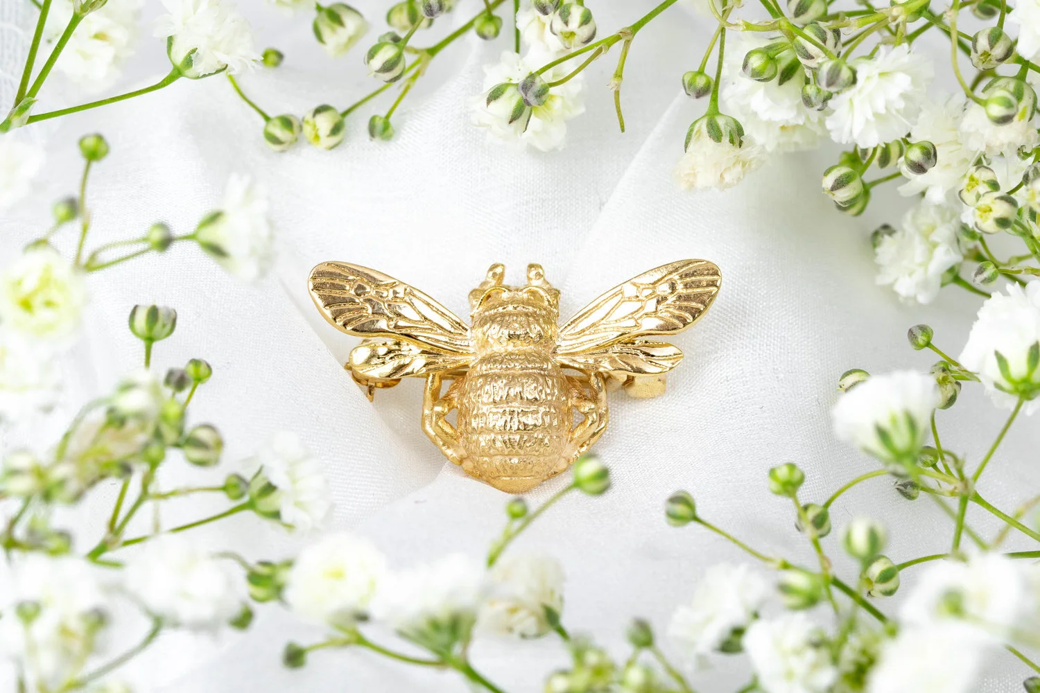  9ct Yellow Gold Timothy Roe Bee Brooch 