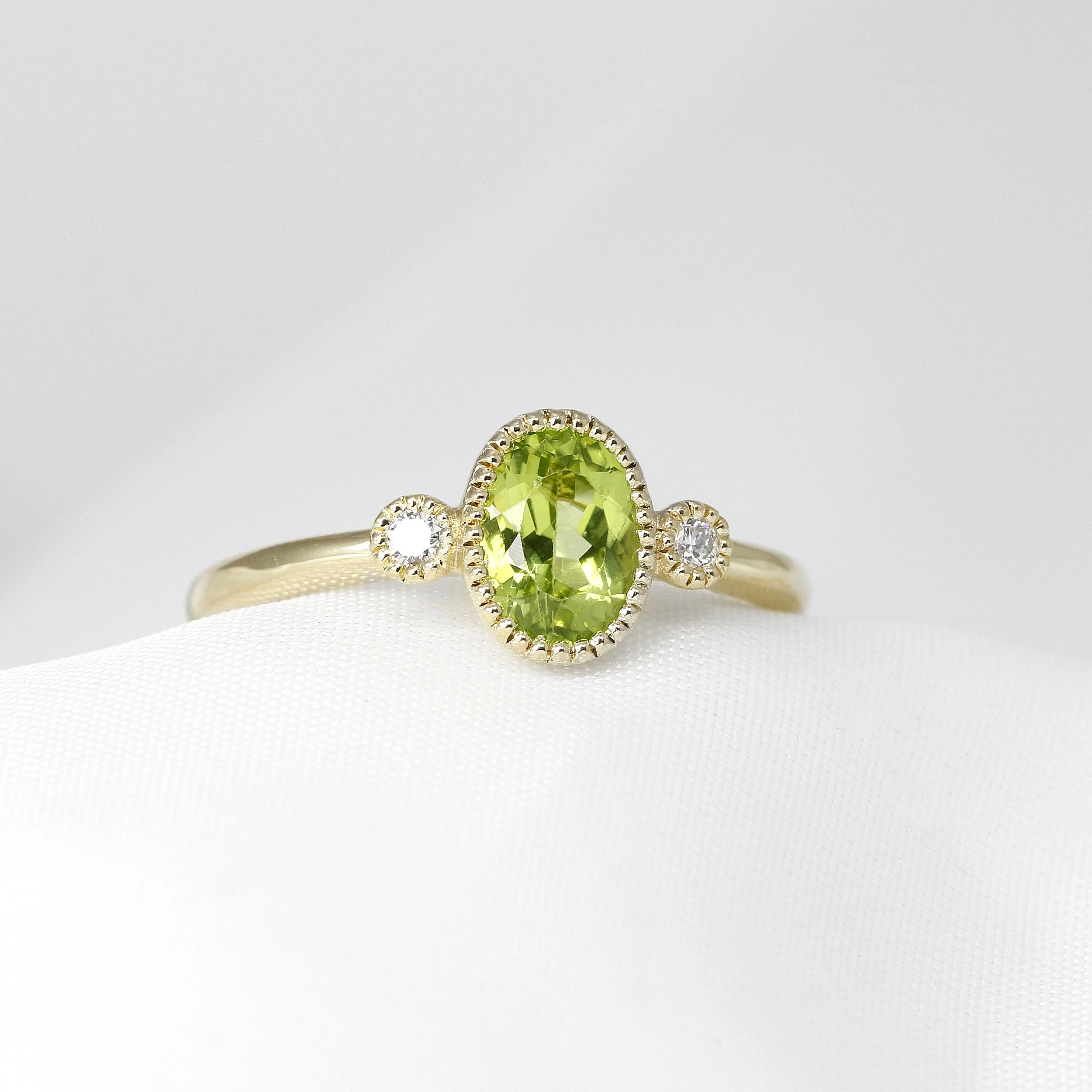  Peridot & Diamond Jardin Des Délices Ring in 9 ct Yellow Gold 