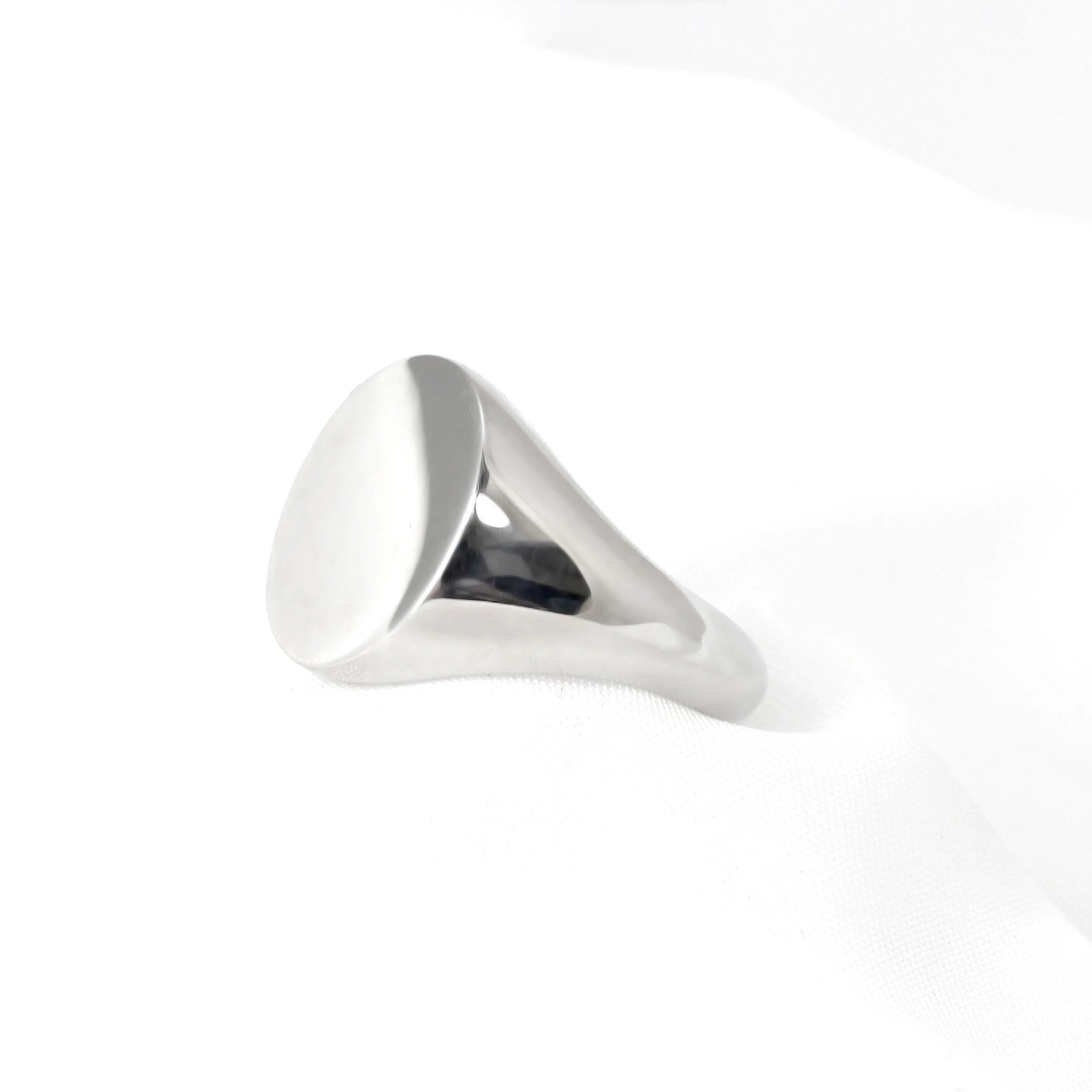  White Gold Oval Signet Ring £1,200.00 