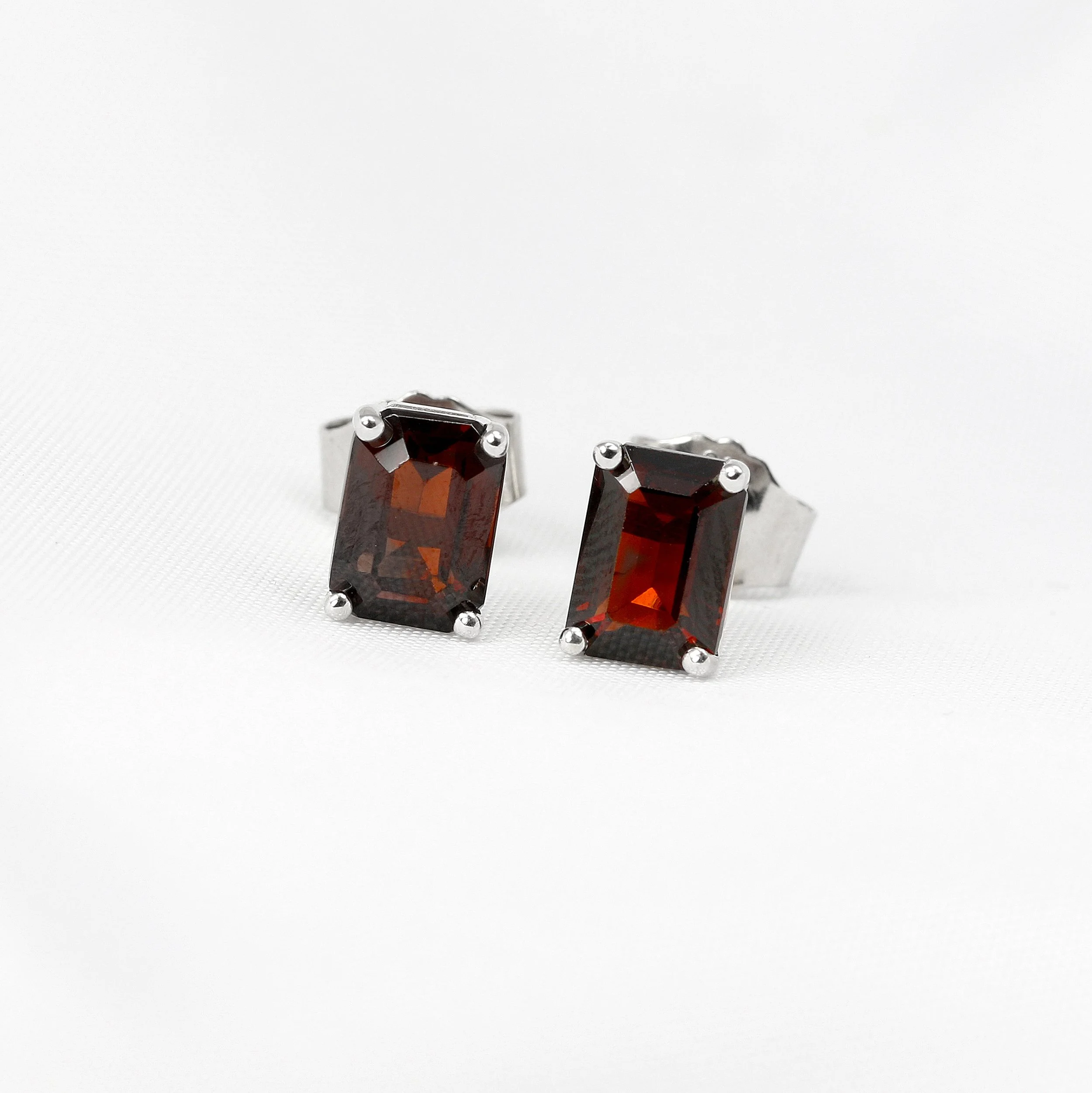  Garnet Stud Earrings in 9ct White Gold £360.00 