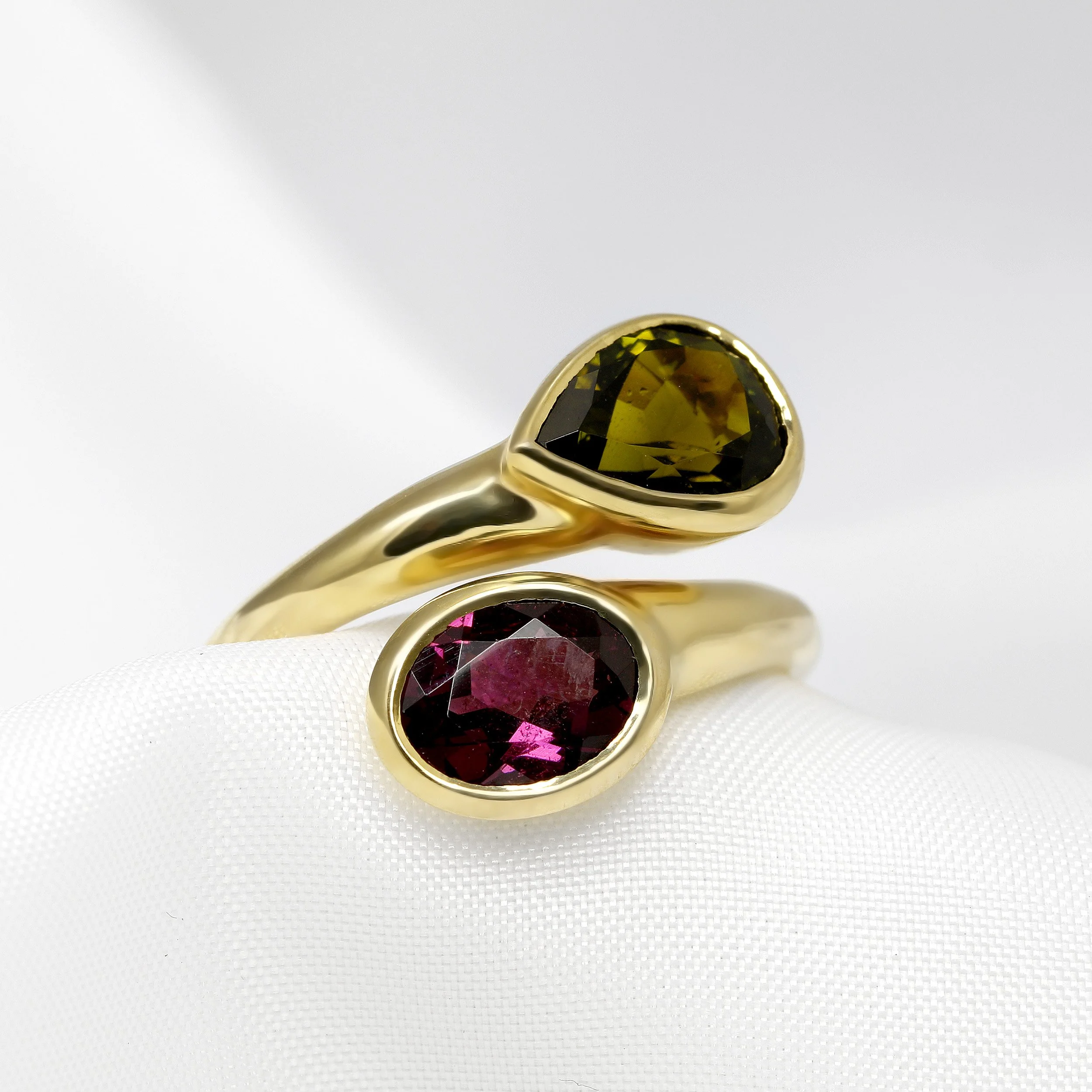  Garnet & Tourmaline Serpent-Like Toi Et Moi Cross Over Ring in Yellow Gold £1,325.00 