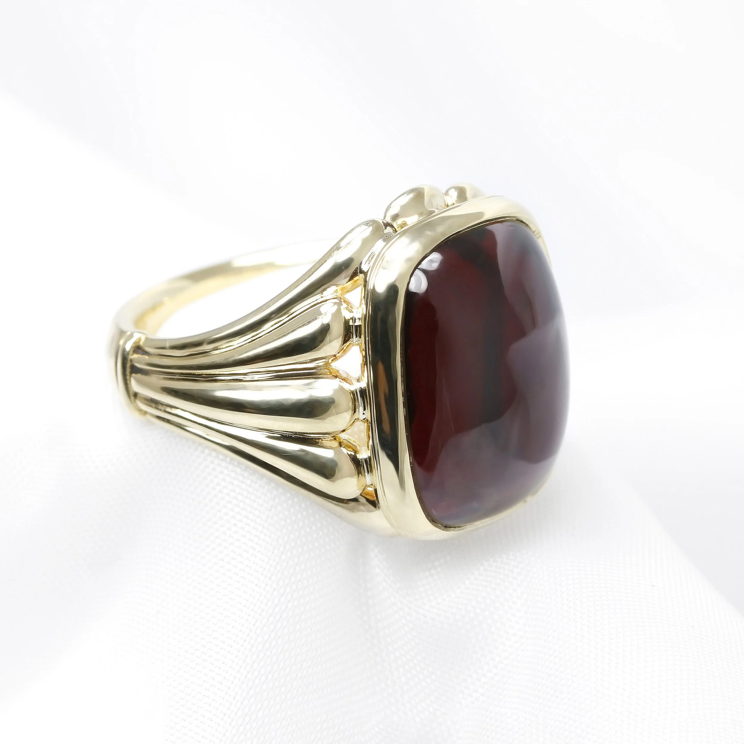  Cabochon Garnet Ring in 9ct Yellow Gold £1,420.00 