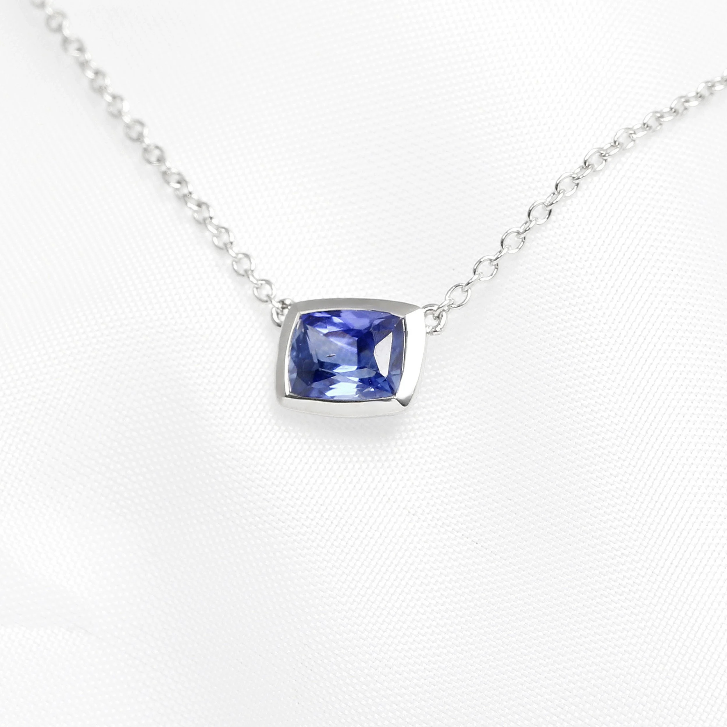  Sapphire Pendant in White Gold £975.00 