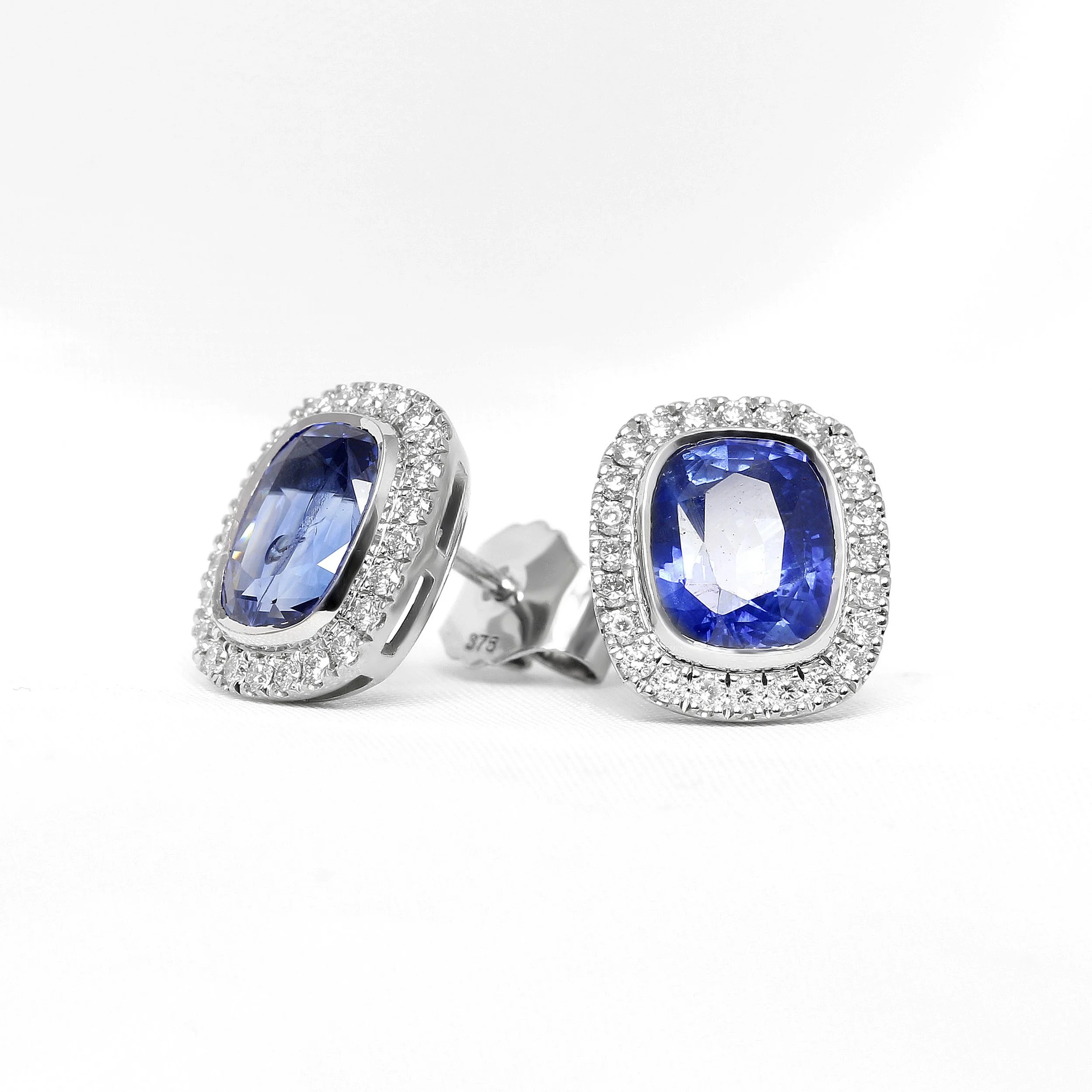  Timothy Roe Sapphire & Diamond Halo Cluster Earrings £3,595.00 