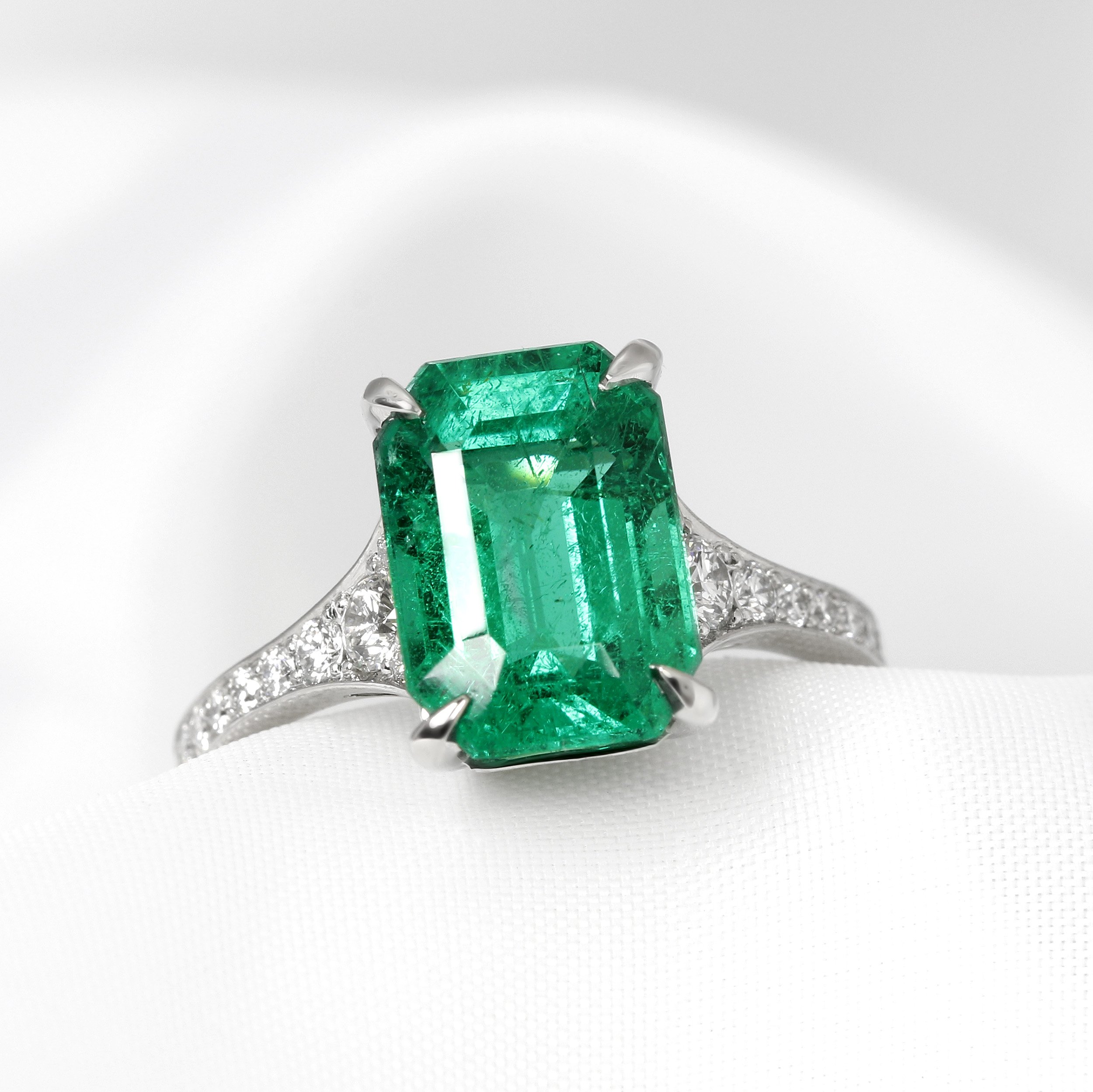  Emerald & Diamond Ring in Platinum £35,950.00 with Certificate 