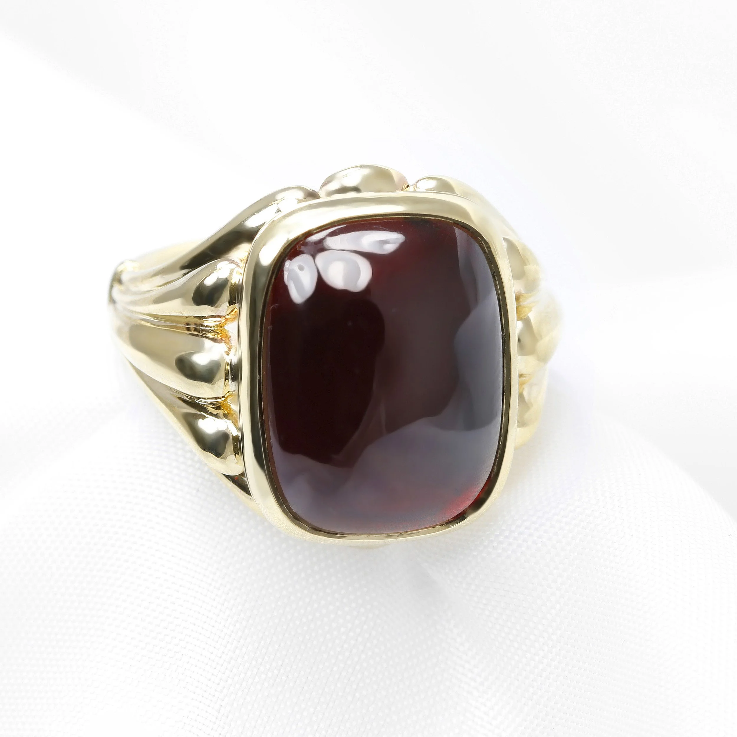  Timothy Roe Cabochon Garnet Ring £1,420.00 