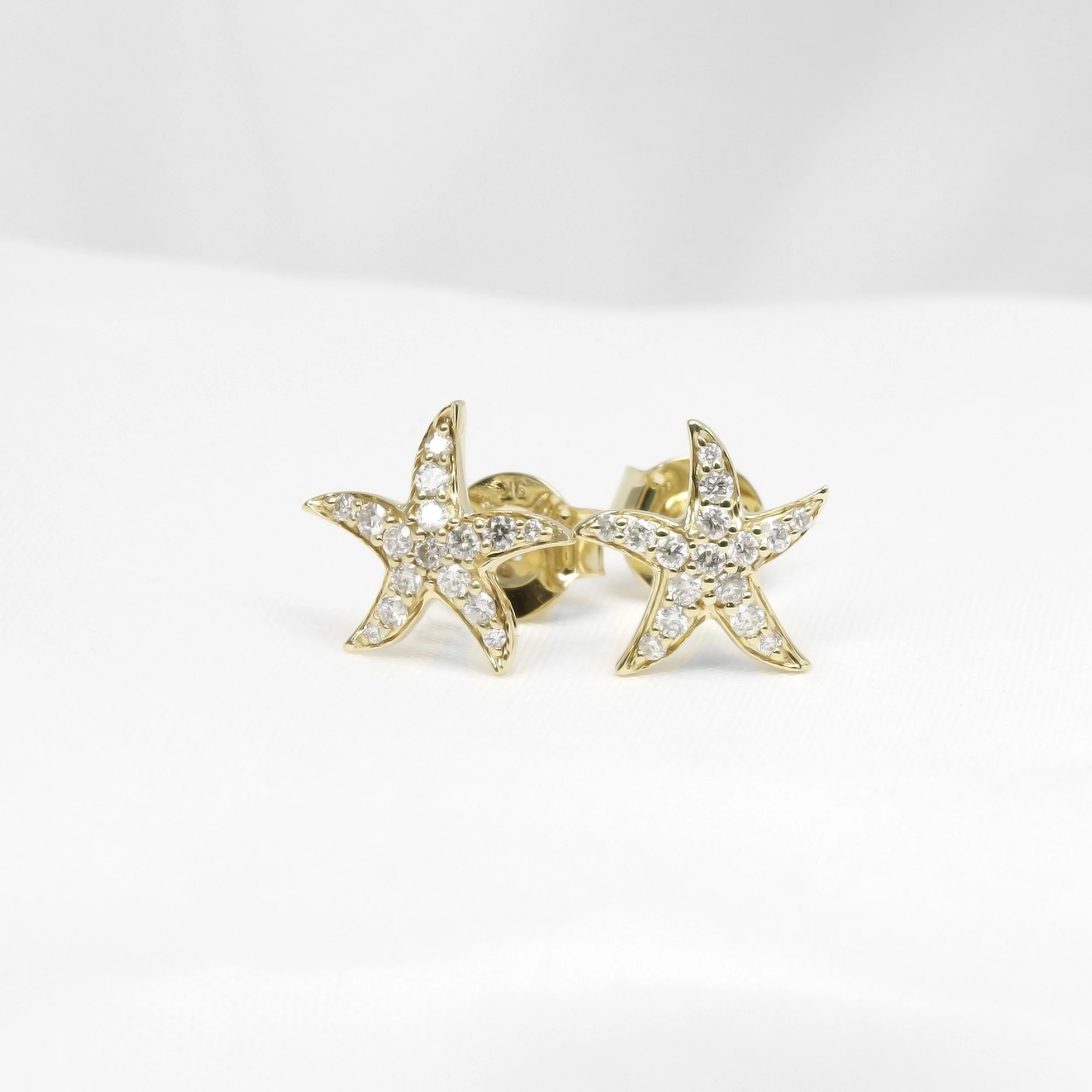  Starfish Diamond Stud Earrings in Yellow Gold £545.00 