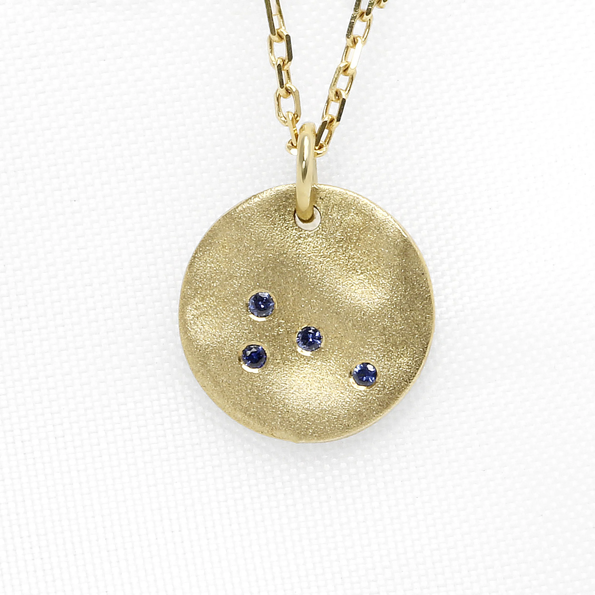  Sapphire Molten Disc Pendant in Yellow Gold £270.00 
