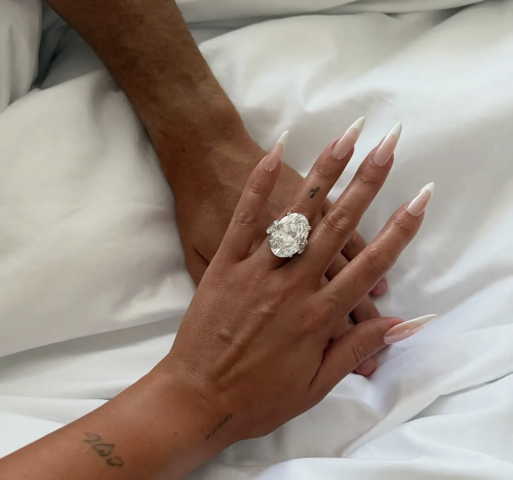 Renowned footballer Cristiano Ronaldo recently proposed to his partner Georgina Rodriguez with a showstopper of an oval diamond with two small oval diamonds either side.