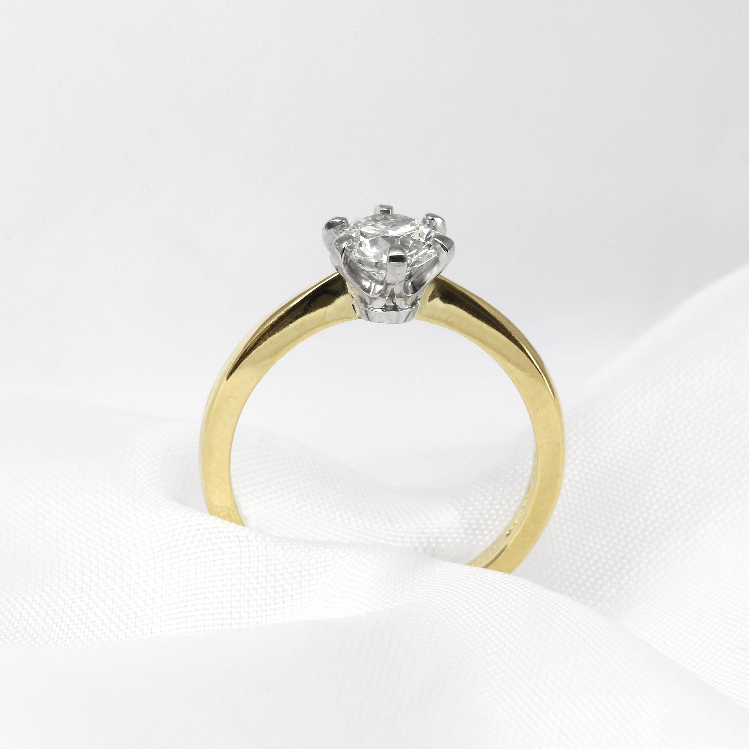  Timothy Roe Diamond Claw-Set Solitaire Ring in 18ct Yellow Gold and Platinum £3,595.00 