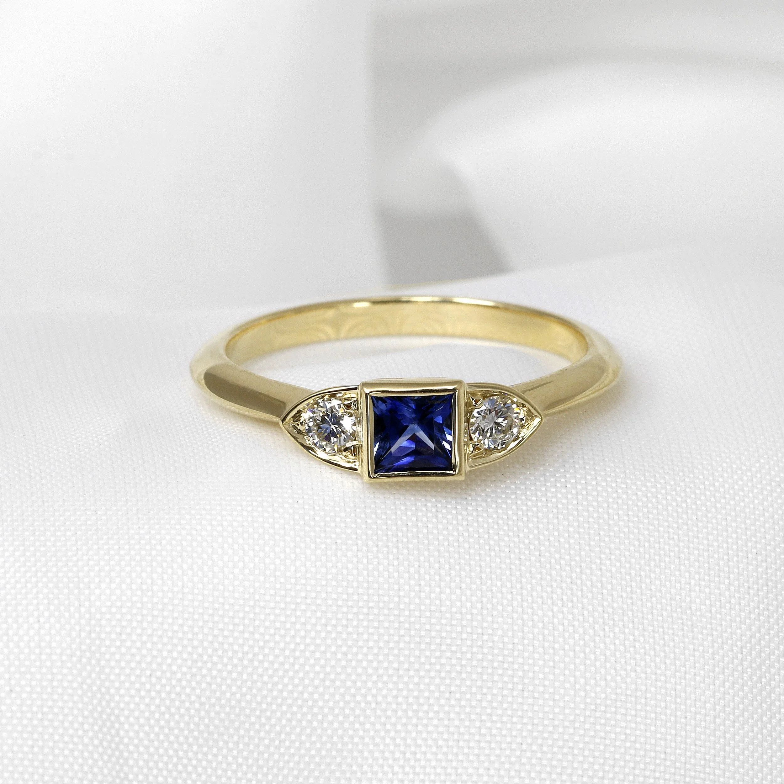Sapphire and Diamond Ring in 9ct Yellow Gold