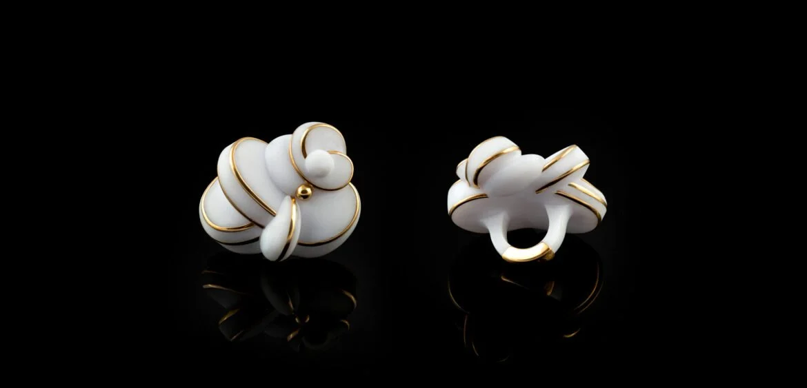   Wearable art: Pentozani sculpture ring in white resin and gold, 2022; Sophia Vari  