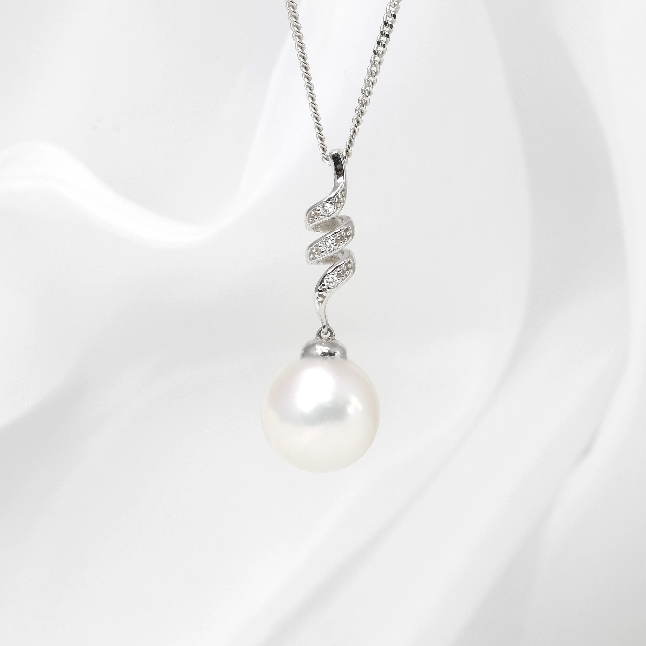  Freshwater Cultured Pearl and Diamond Pendant in 18ct White Gold £695.00 