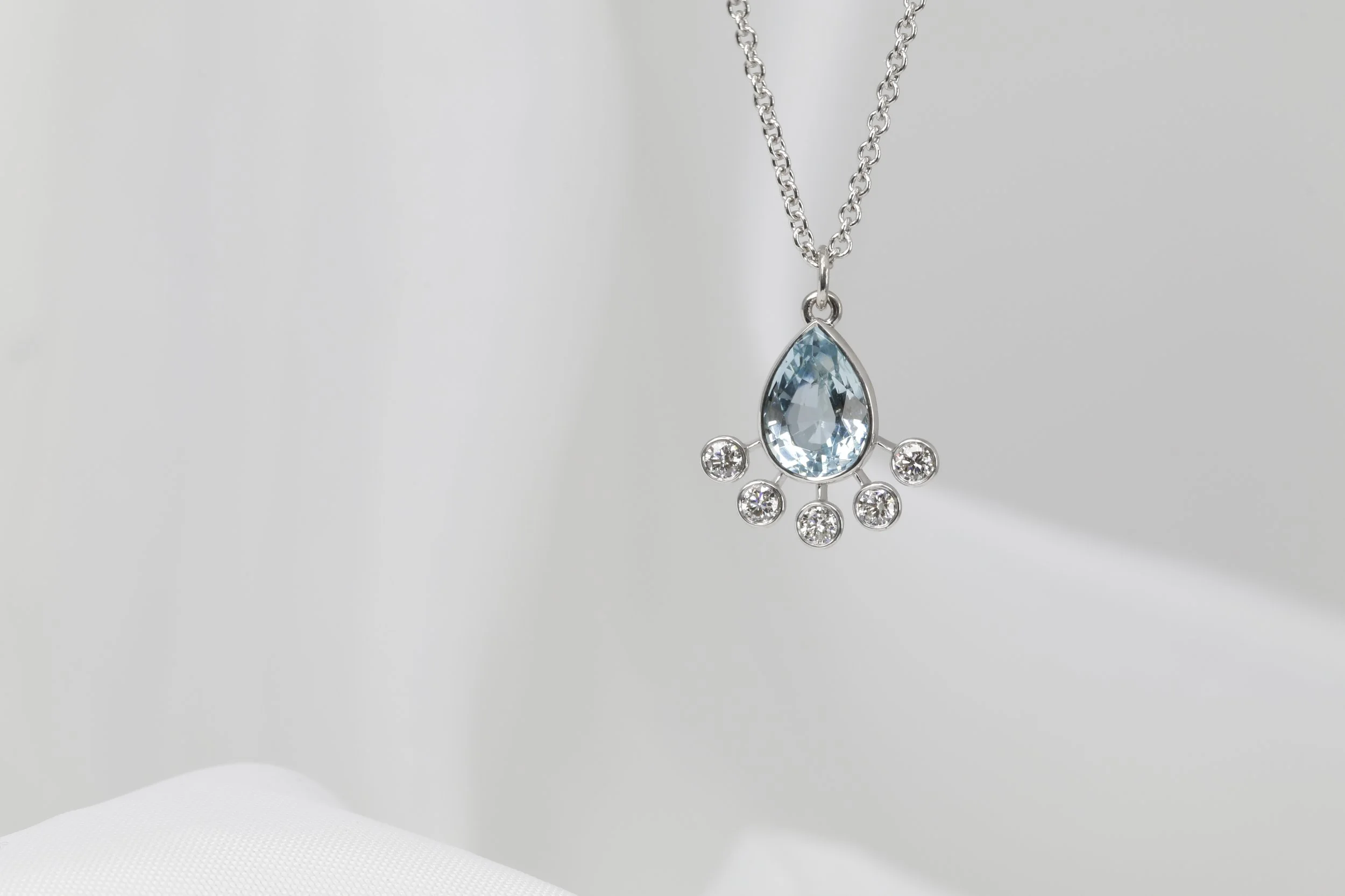  Timothy Roe ‘Nova’ Collection Aquamarine and Diamond Pendant in White Gold £1,150.00 
