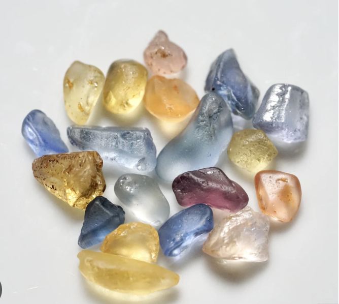  Water-worn rough pebble sapphires 