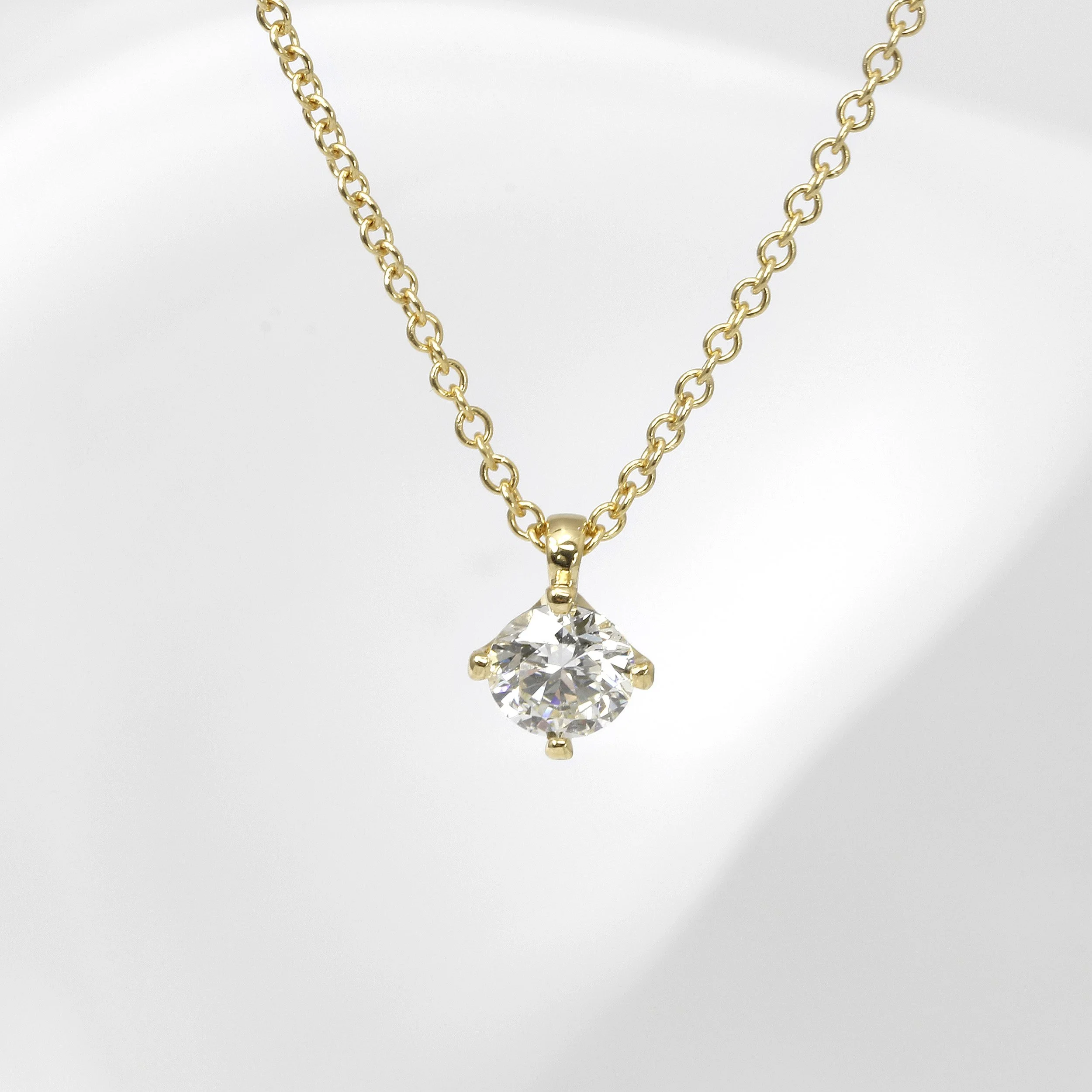  Diamond Solitare Pendant in 18/9ct Yellow Gold £870.00 