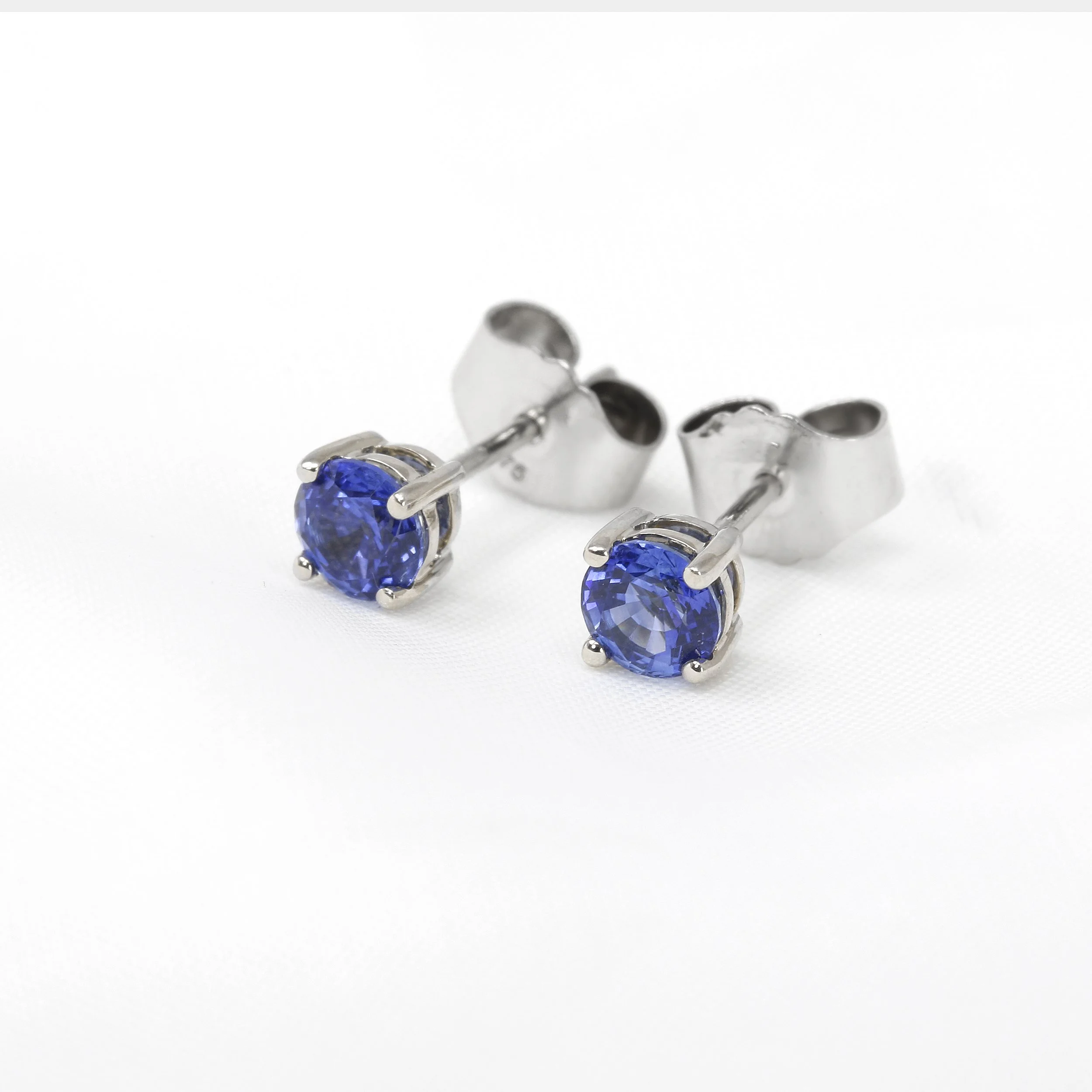  Sapphire Solitare Stud Earrings in 9ct White Gold £895.00 