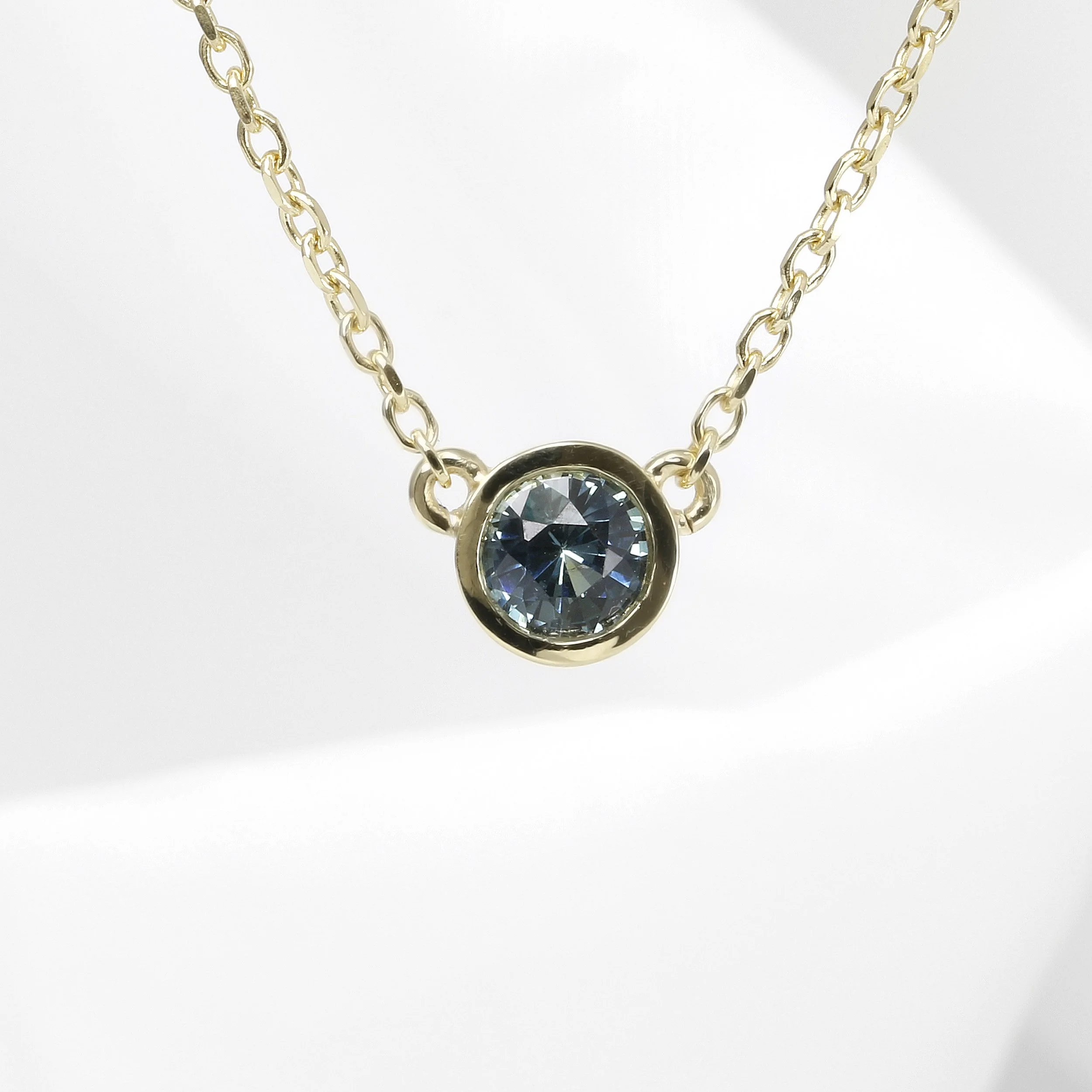 Teal Sapphire Pendant in 9ct Yellow Gold