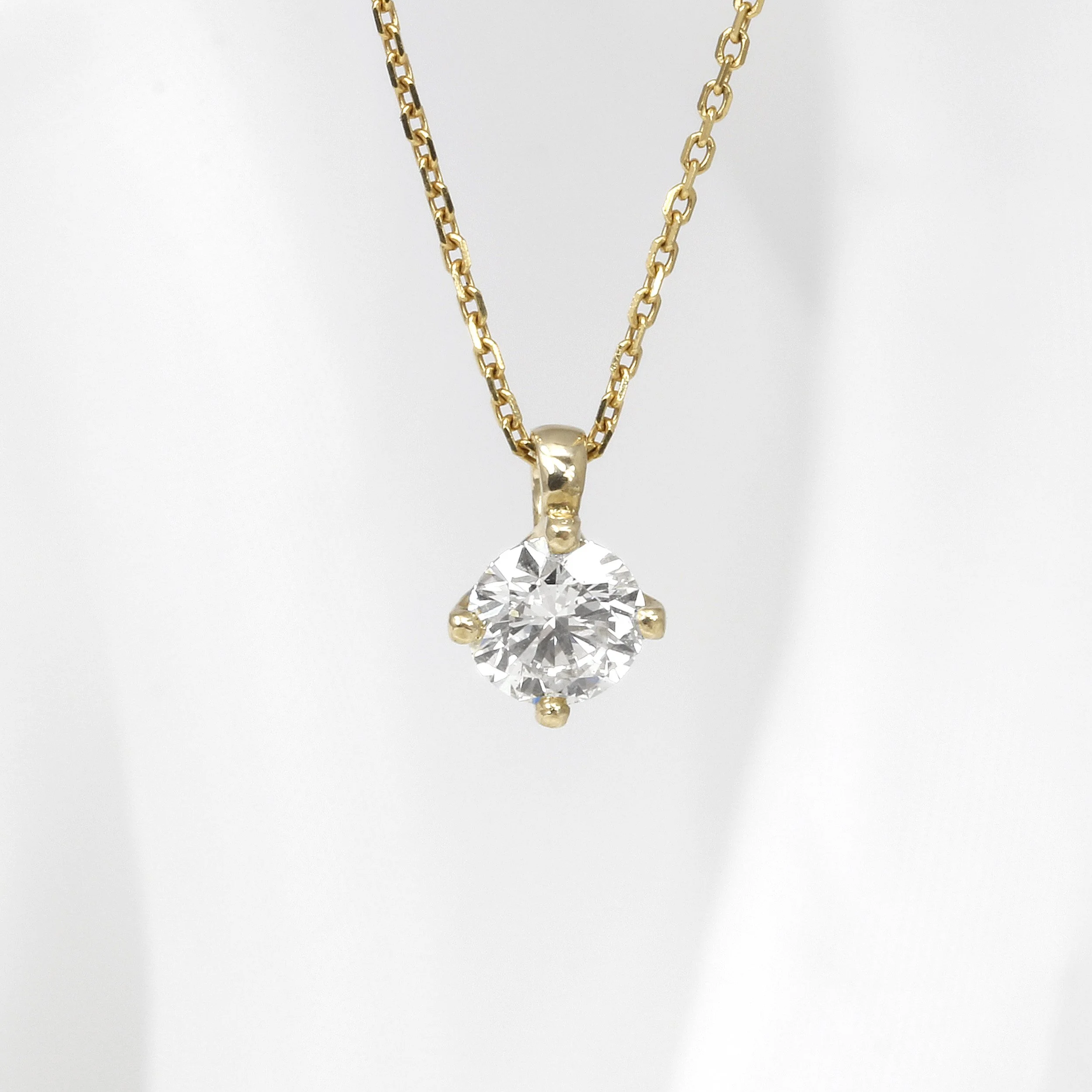  NEW! Timothy Roe 0.40ct Diamond Solitaire Pendant in Yellow Gold £650.00 