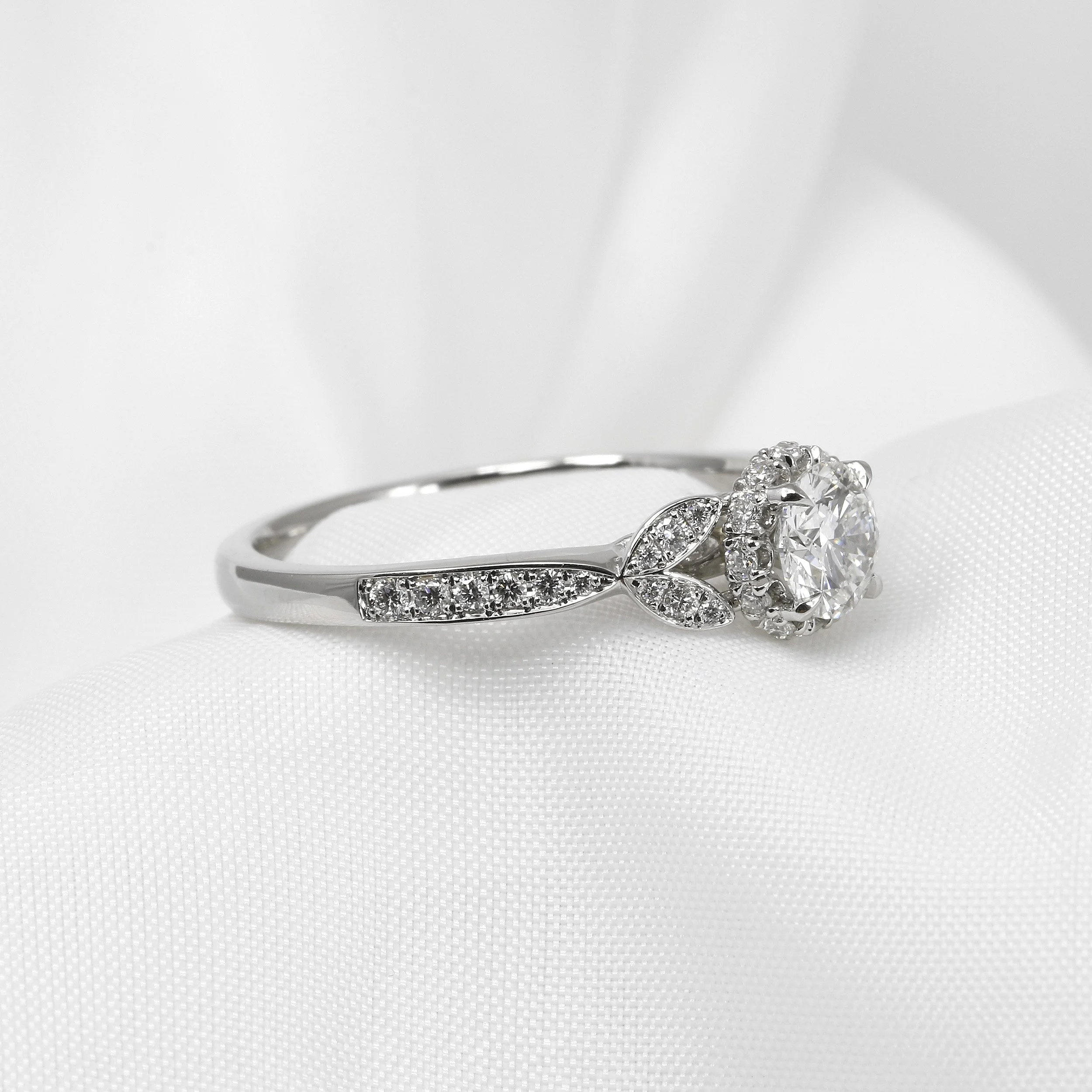 Diamond Solitaire Ring with Foliate Shoulders in Platinum