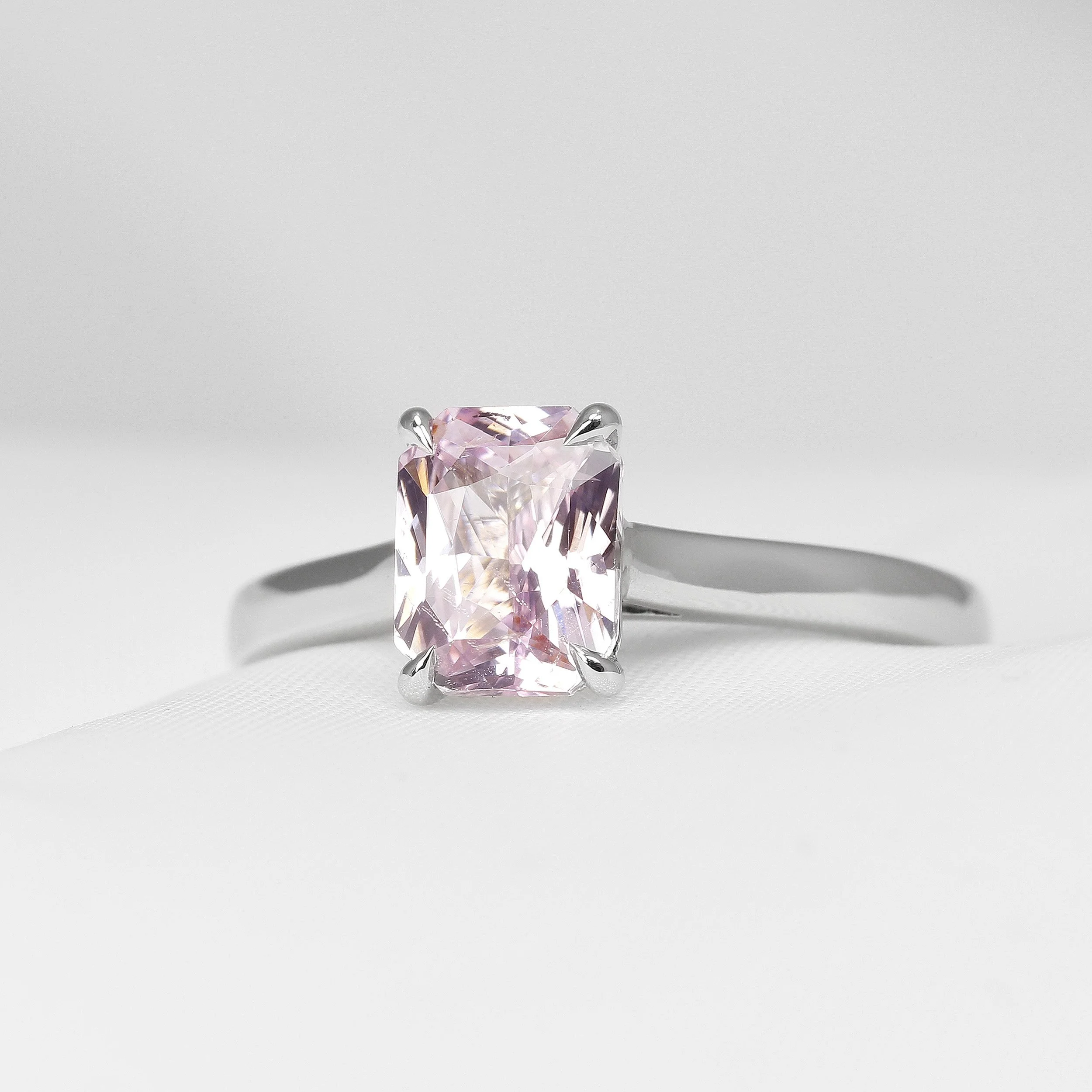 Pink Sapphire on platinum  