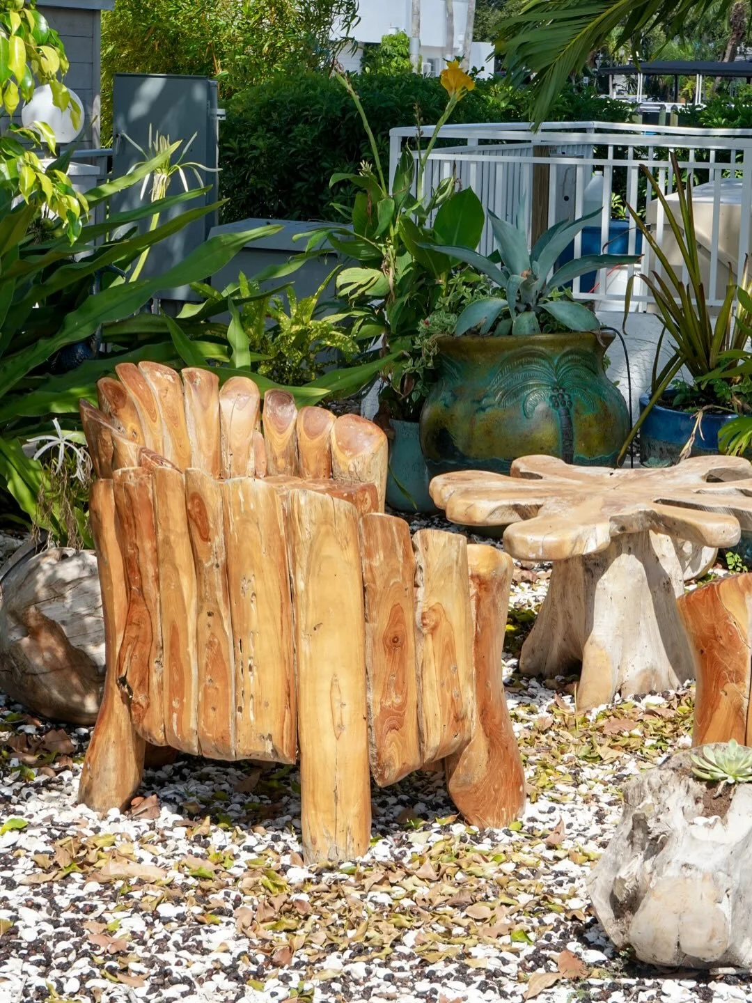 Some of our pieces over at the @skybeach.stpete ☀️

#StPeteStyle
#StPeteLife
#ShopLocalStPete
#TampaBayDesign
#SupportLocalFL
#FloridaInteriors
#MakingItHappen
#WorkHardStayHumble
#HandsThatBuild
#LocalLegends
#EveryPieceTellsAStory