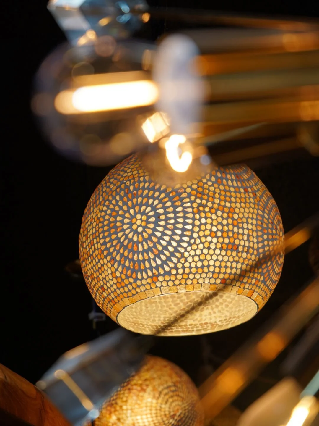 A true glow-up moment&mdash;layered lighting, statement chandeliers, and sculptural accents. 💡