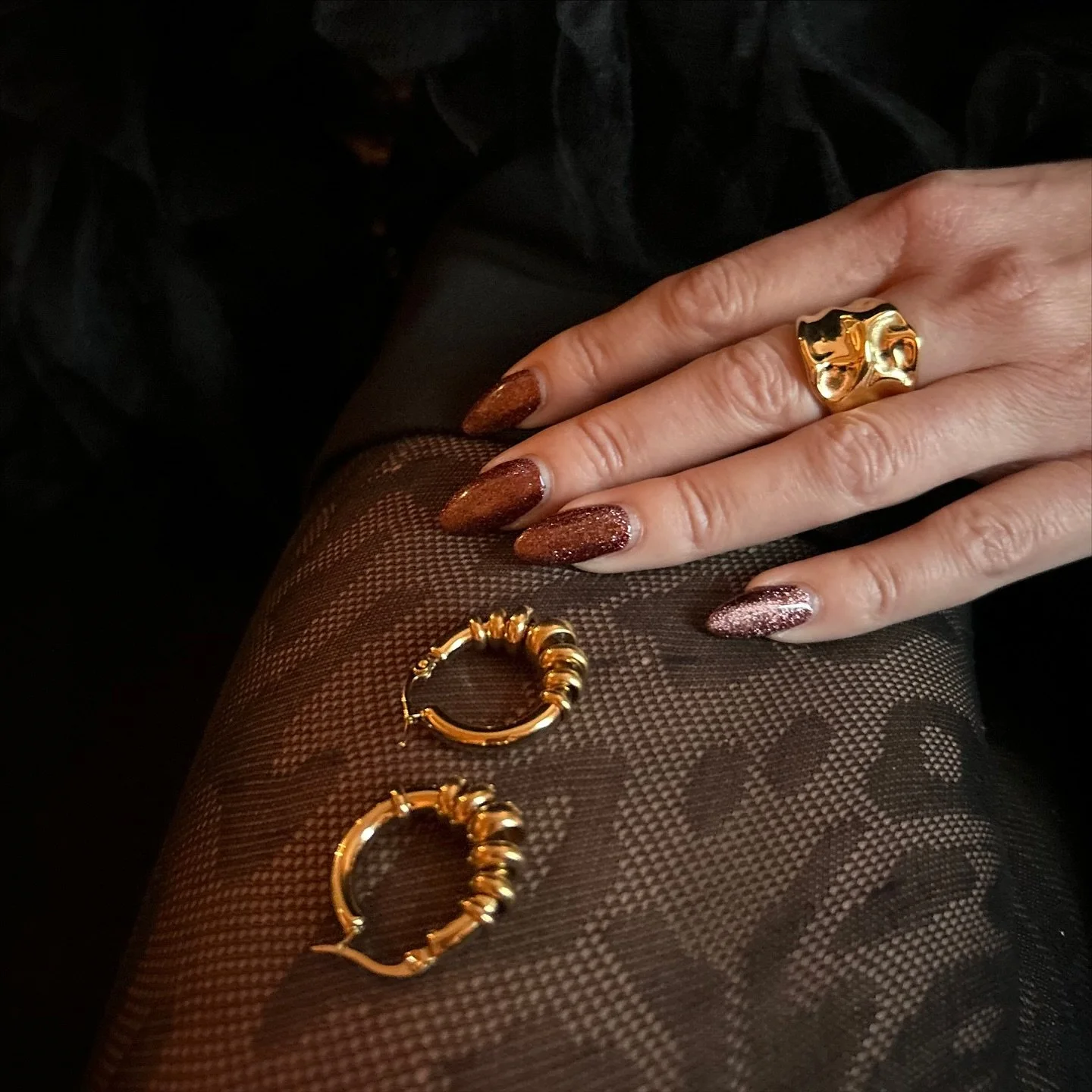 Be Unique ✨
Vi har begynt &aring; rigge til &aring;rets mest glitrende festsesong &ndash; og gjett hva? Nettbutikken bugner allerede av nye, fantastiske skatter vi har gledet oss til &aring; vise dere! 💃

Mange er limited edition, s&aring; n&aring;r