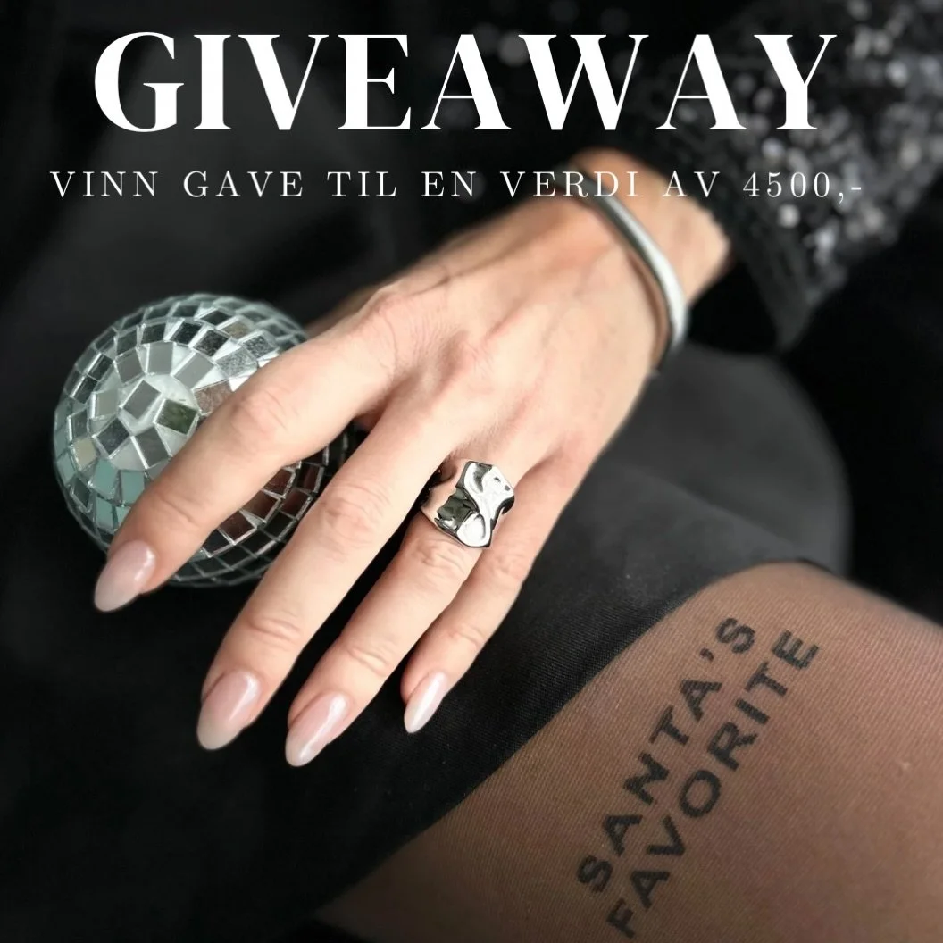 X-MAS GIVEAWAY ✨
Vi er i full julemodus og gir bort tidenes mest glitrende julegave til en verdi av hele 4500 kr fra @scandinaviantwist 🎁🎄✨

For &aring; delta:
❤️ Lik bildet
⭐ F&oslash;lg @scandinaviantwist 
💬 Kommenter s&aring; mange ganger du vi