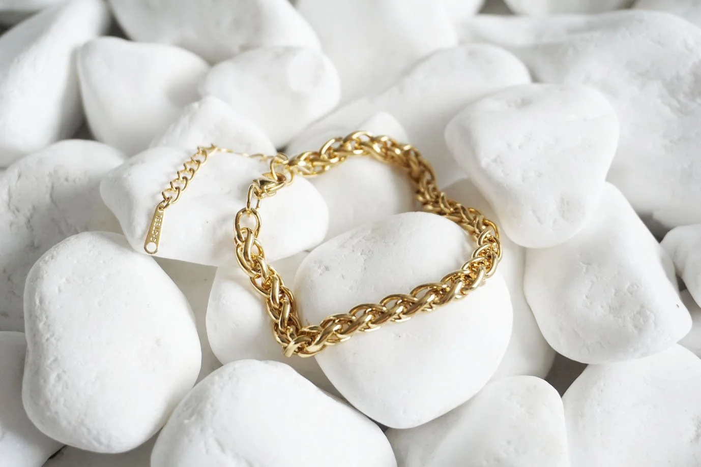 Chained Golden Simplicety Bracelet