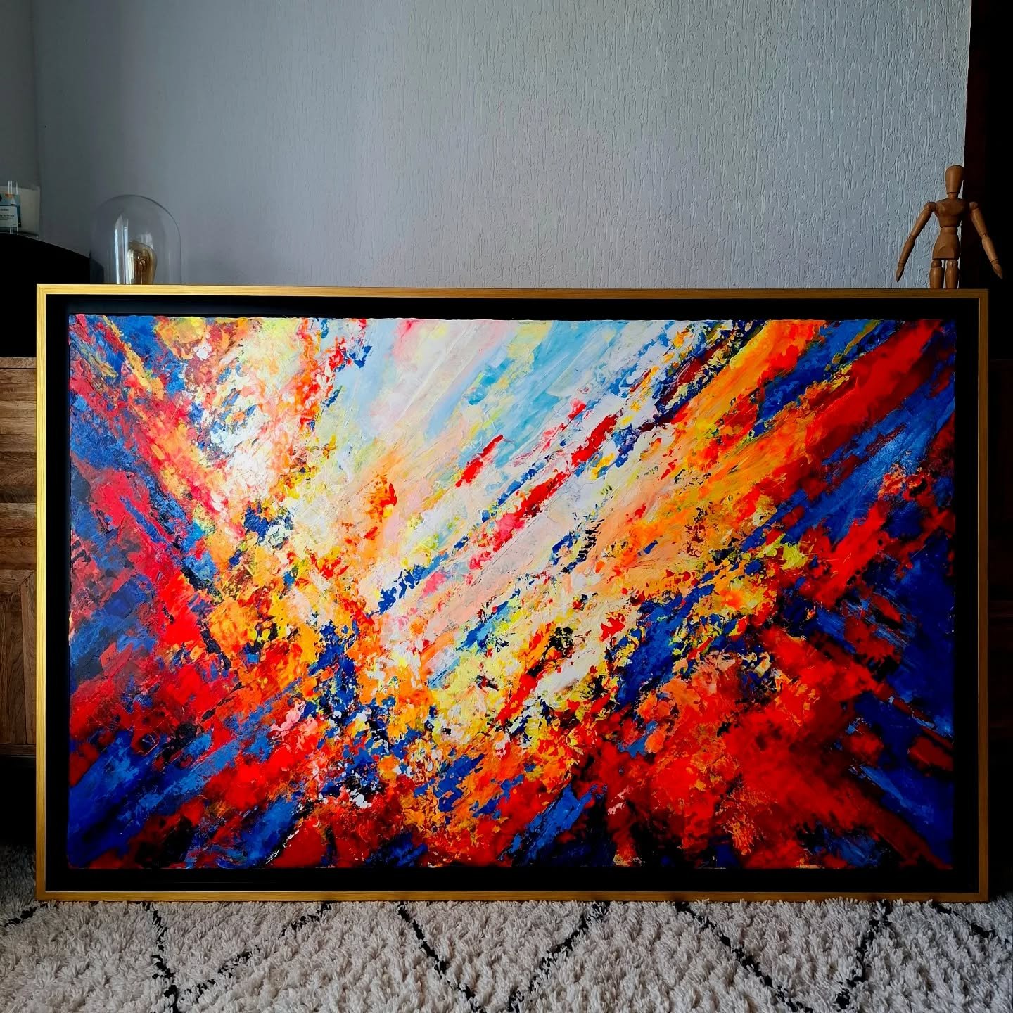 Voici "Helios" , une oeuvre renversante qui r&eacute;chauffe les c&oelig;urs ❤️ 
💫Un affrontement magique de rouge et de bleu, une chaleur ardente qui vient du centre et qui se propage en nous.💫

"Helios "☀️
80x130 cm
Acrylique 