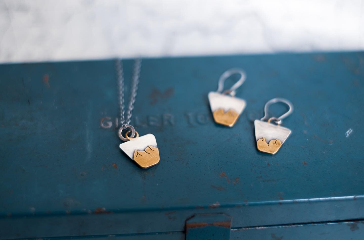 I&rsquo;ve been struggling with posting a reel for way too long now so until I figure out what is inevitably a user error, you all get this post 😅

&mdash;&mdash;

The road trip charm design is inspired by National Forest road signs and some of the 