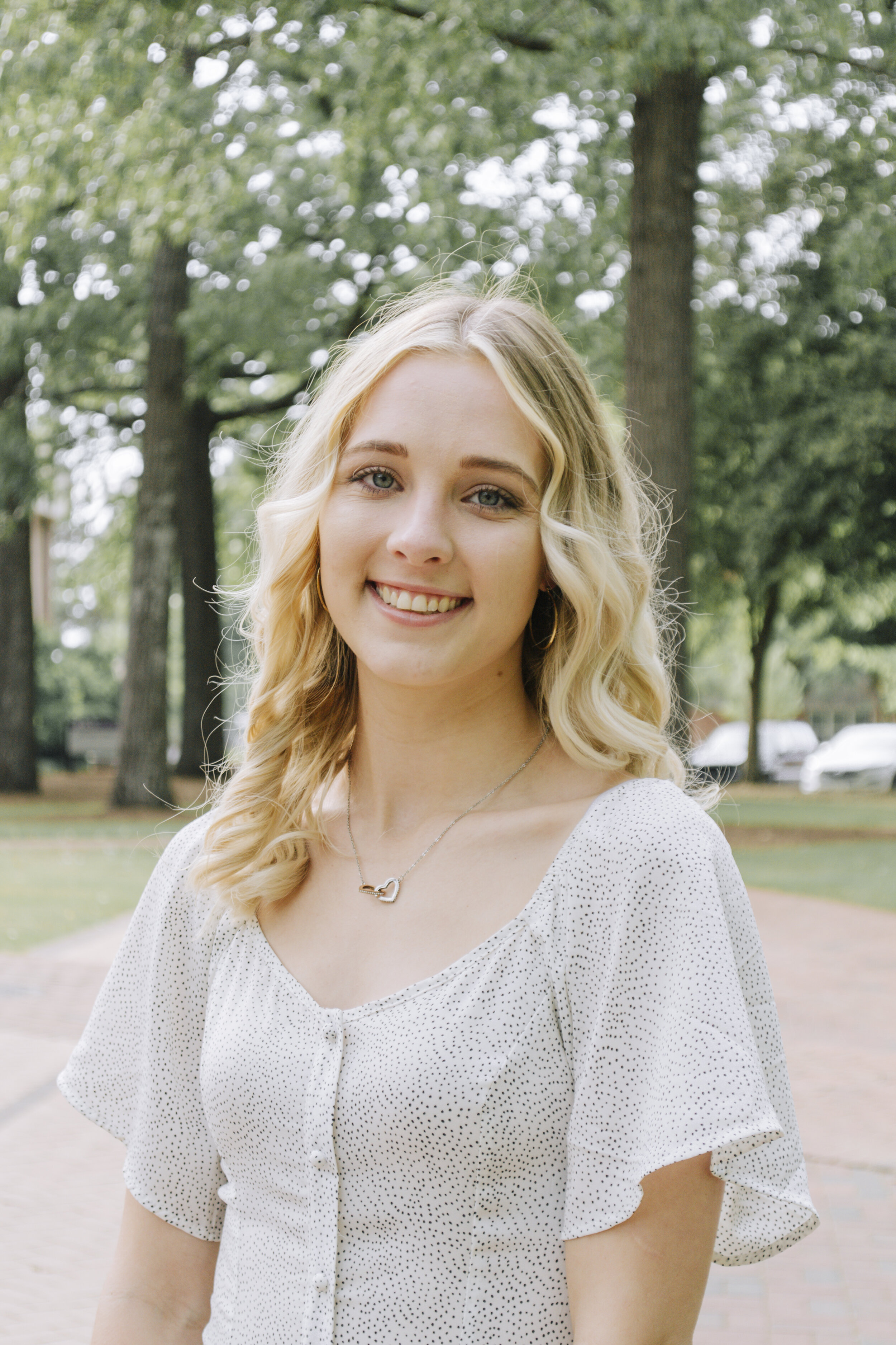 MadisonGroom Headshot 1.jpg