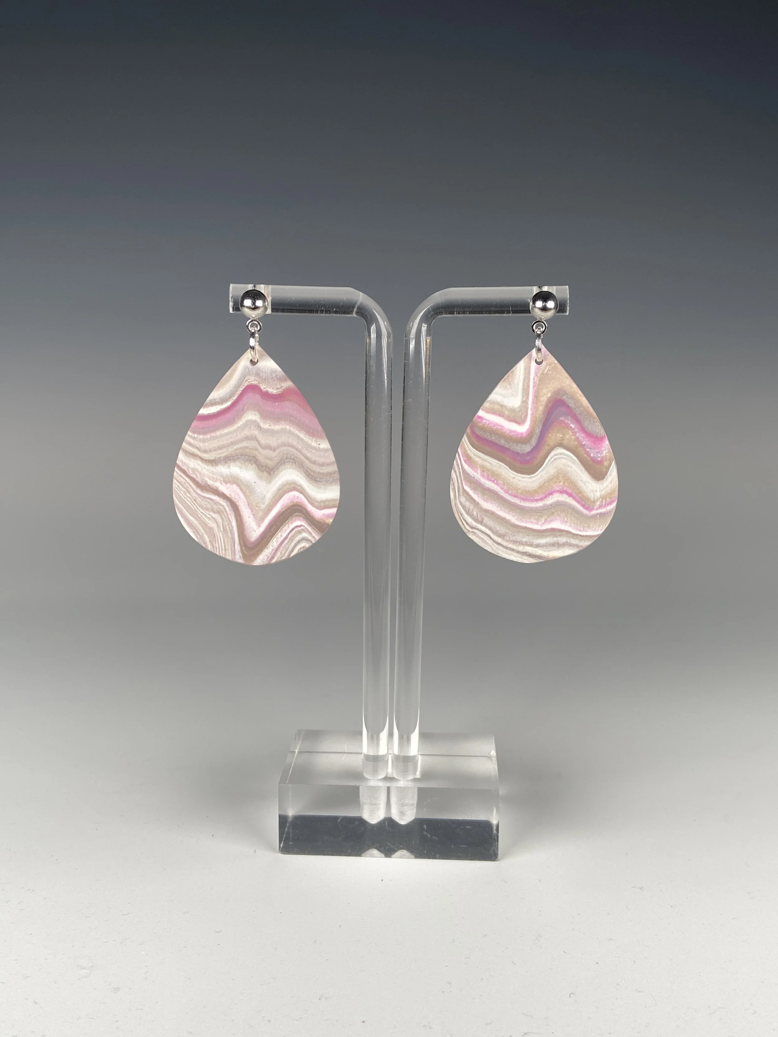 Faux Agate Set with a Pop of Pink