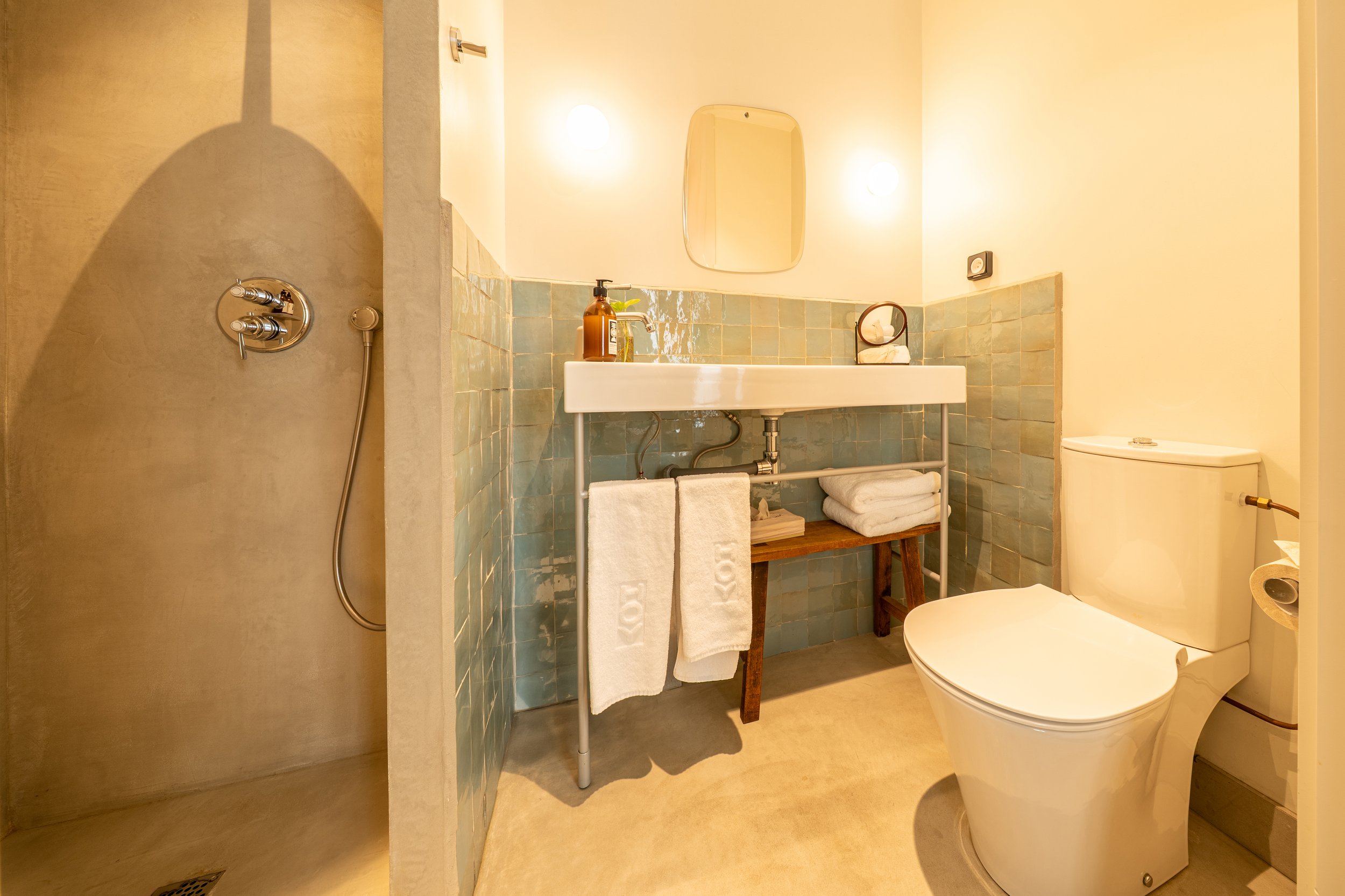 HÔTEL HOY - CHAMBRE 4-5.jpg