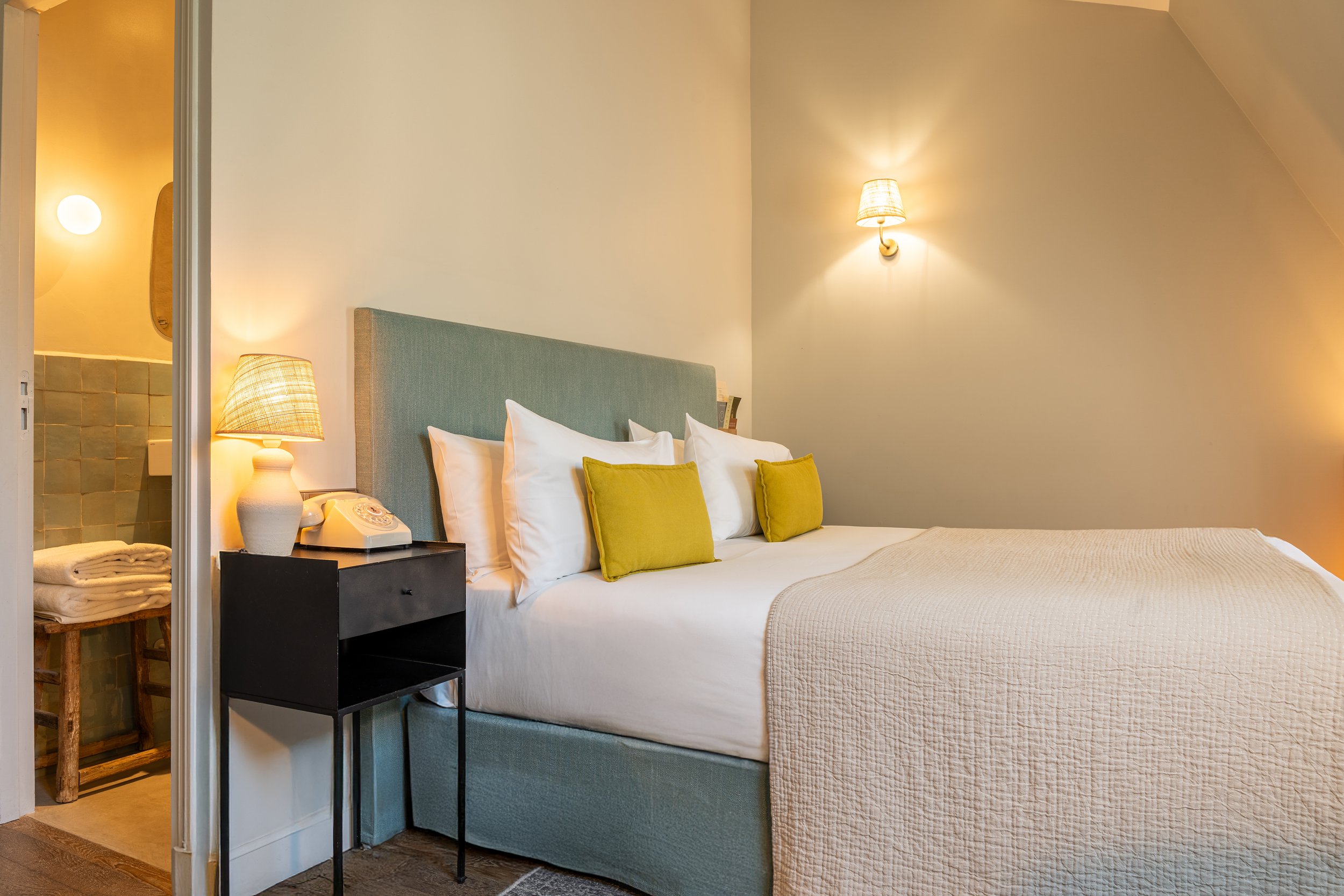 HÔTEL HOY - CHAMBRE 6-9.jpg