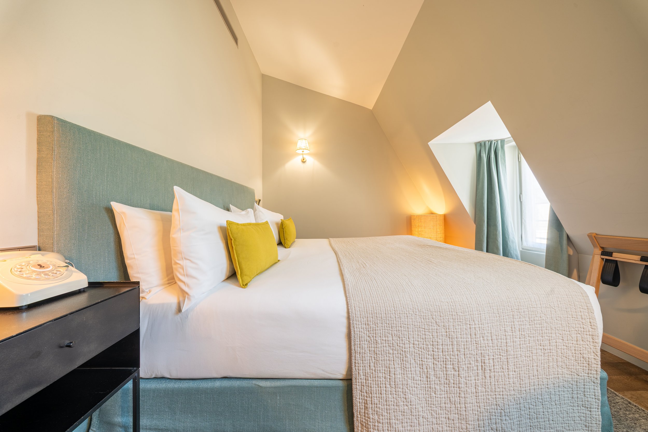 HÔTEL HOY - CHAMBRE 6-8.jpg