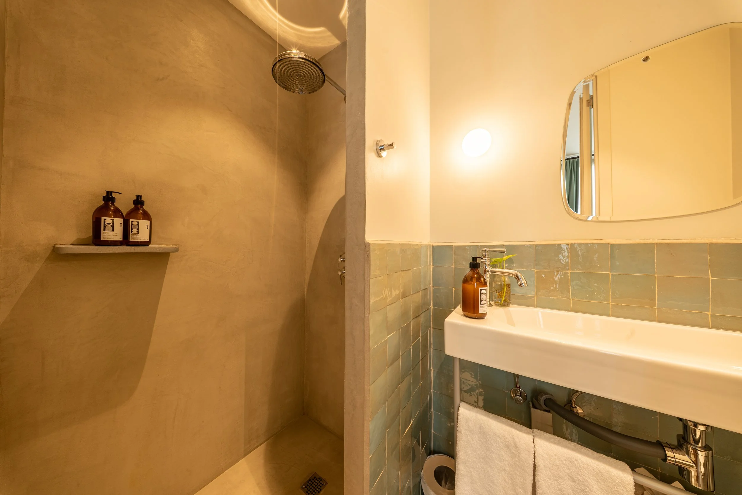 HÔTEL HOY - CHAMBRE 4-4.jpg