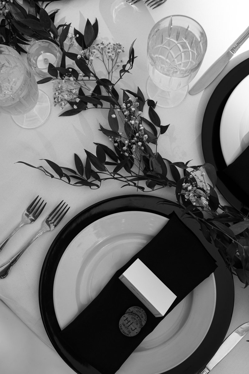 Black and white wedding table photograph at Victorian Belle Mansion in Portland OR - documentary wedding photographer 