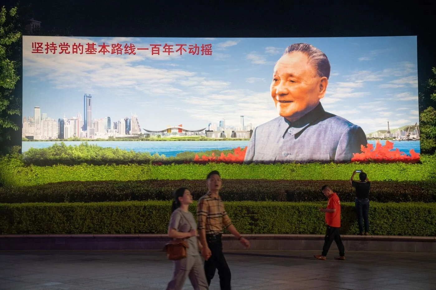 Interview with Andrew Browne for Bloomberg New Economy Daily: How China Escaped the Economic Fate of Russia