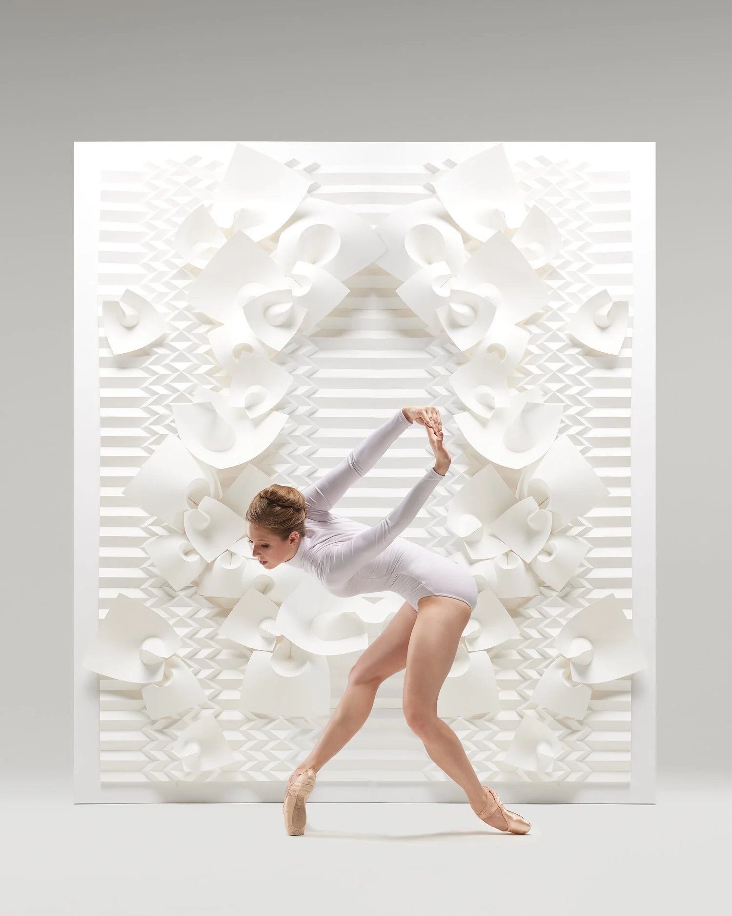 pauline+loctin+paper+art+folding+sculptor+origami+miss+cloudy+rachel+neuville+ballet+dancer.jpeg