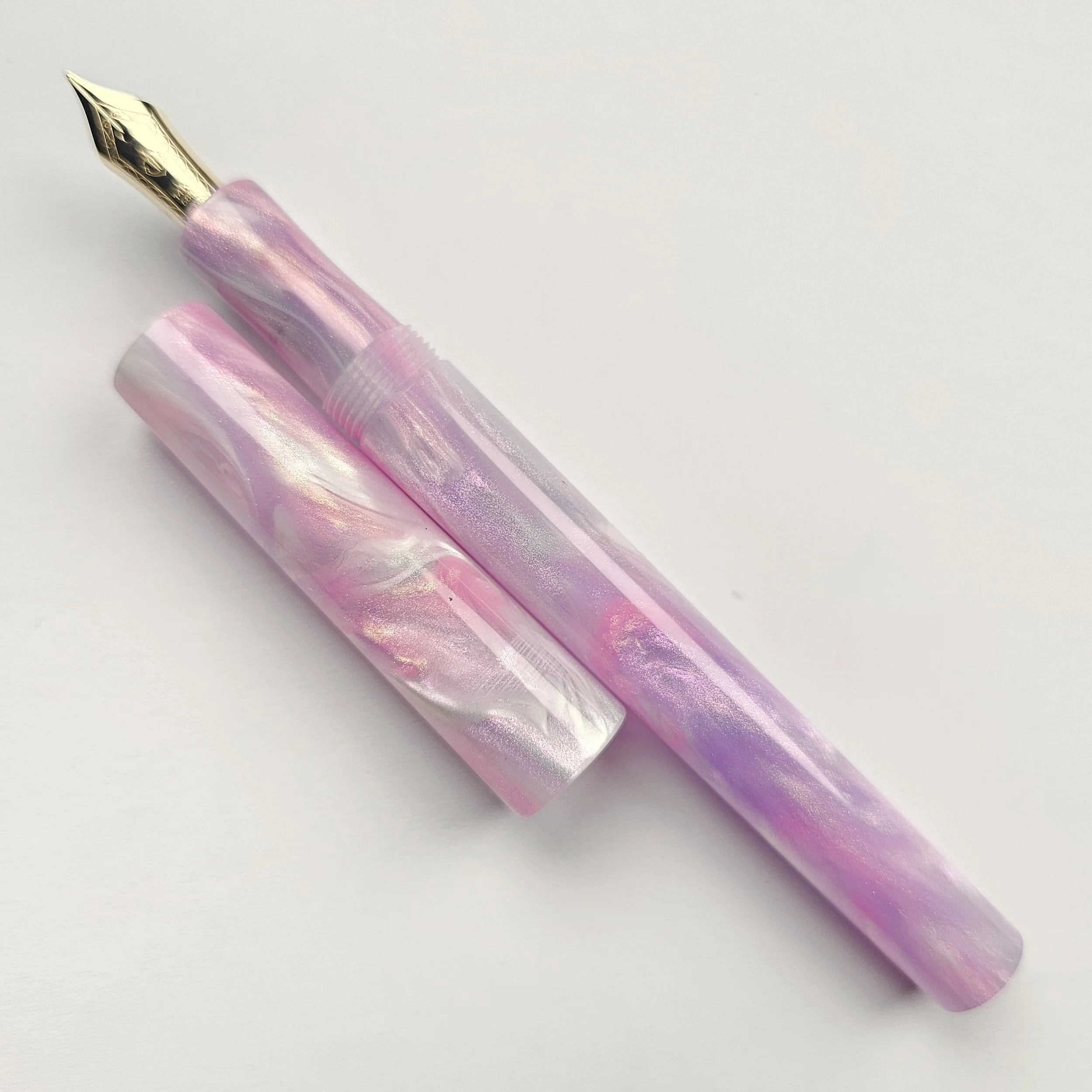 Just Turnings Fairy Colourshift - Slim w/ 14k Sailor Nib