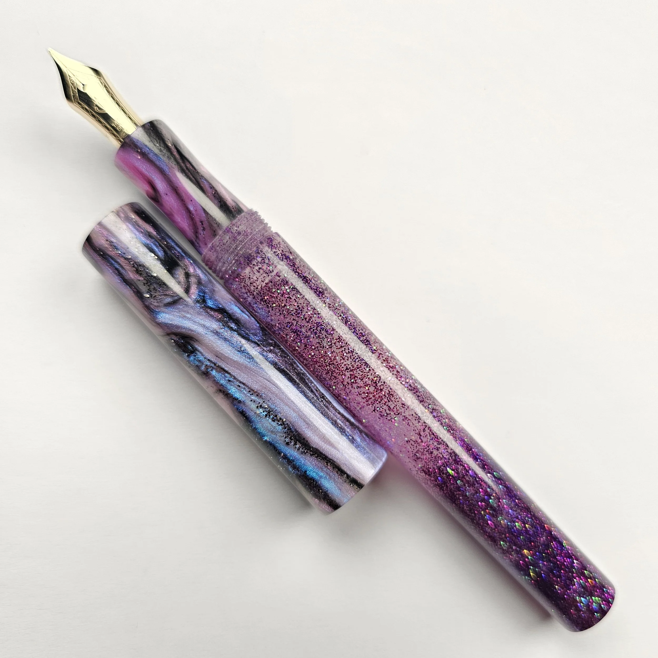Just Turnings Colourshift Galaxy w Galaxy Glitter - Slim w/ 14k Sailor Nib
