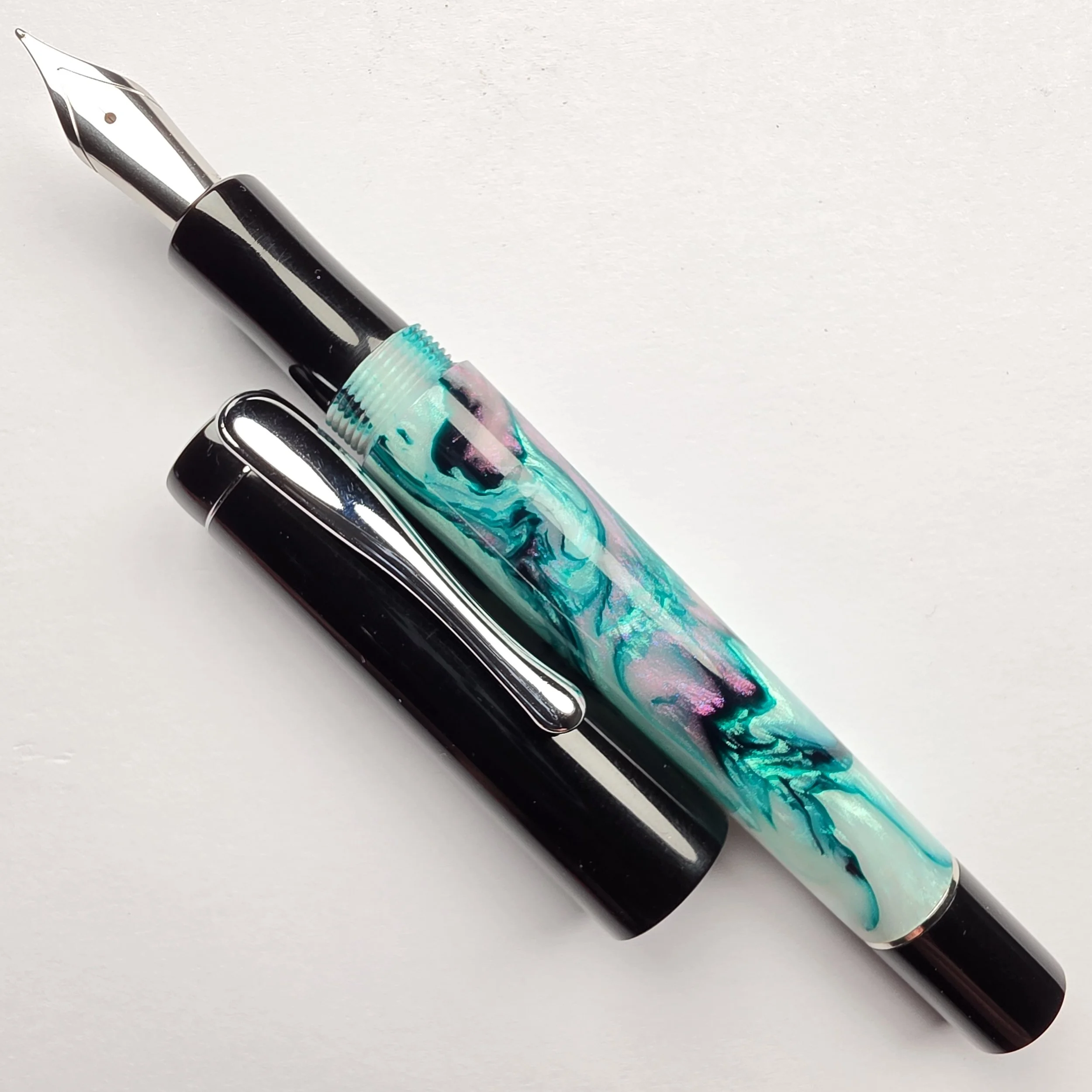 Turnt Pen Co - Black MOP Deluxe (MnM)